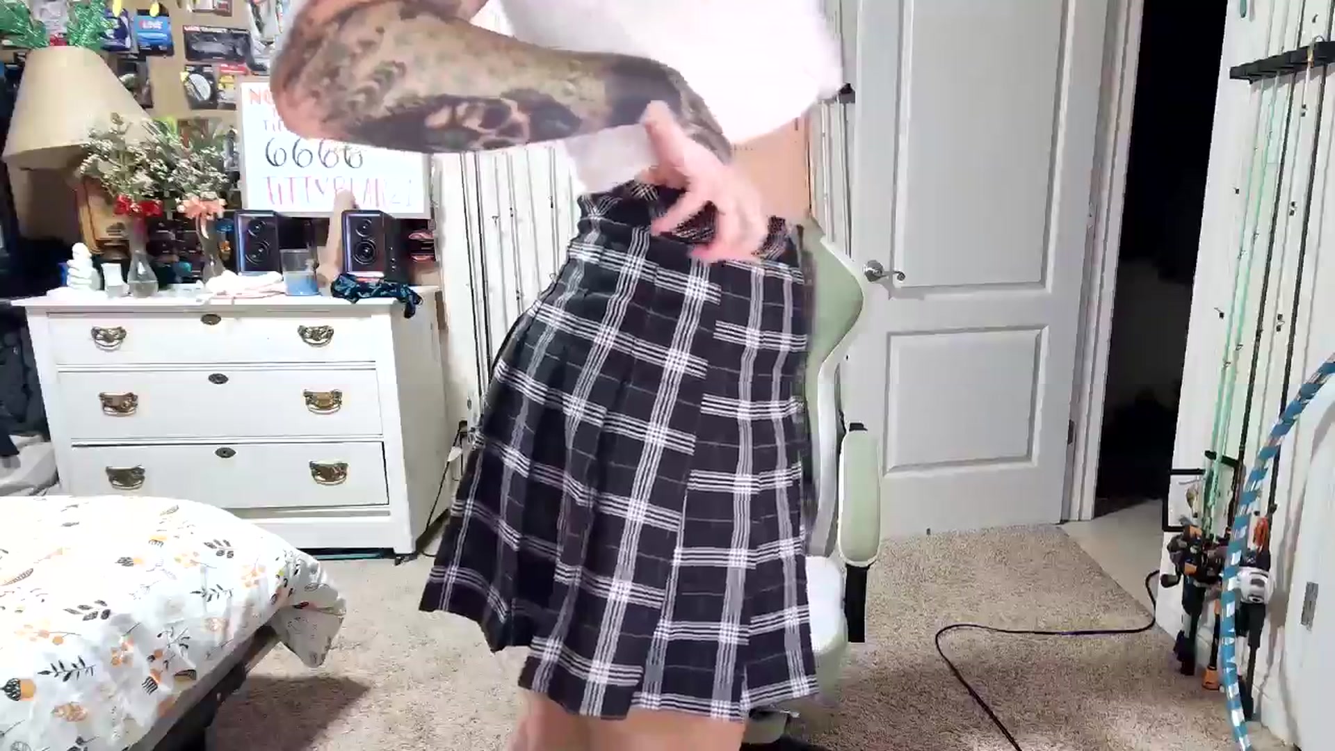 Gallery image thumbnail from Rose_Kitten's myfreecams stream on, 11/23/2024, 03:33 image 3 of 20