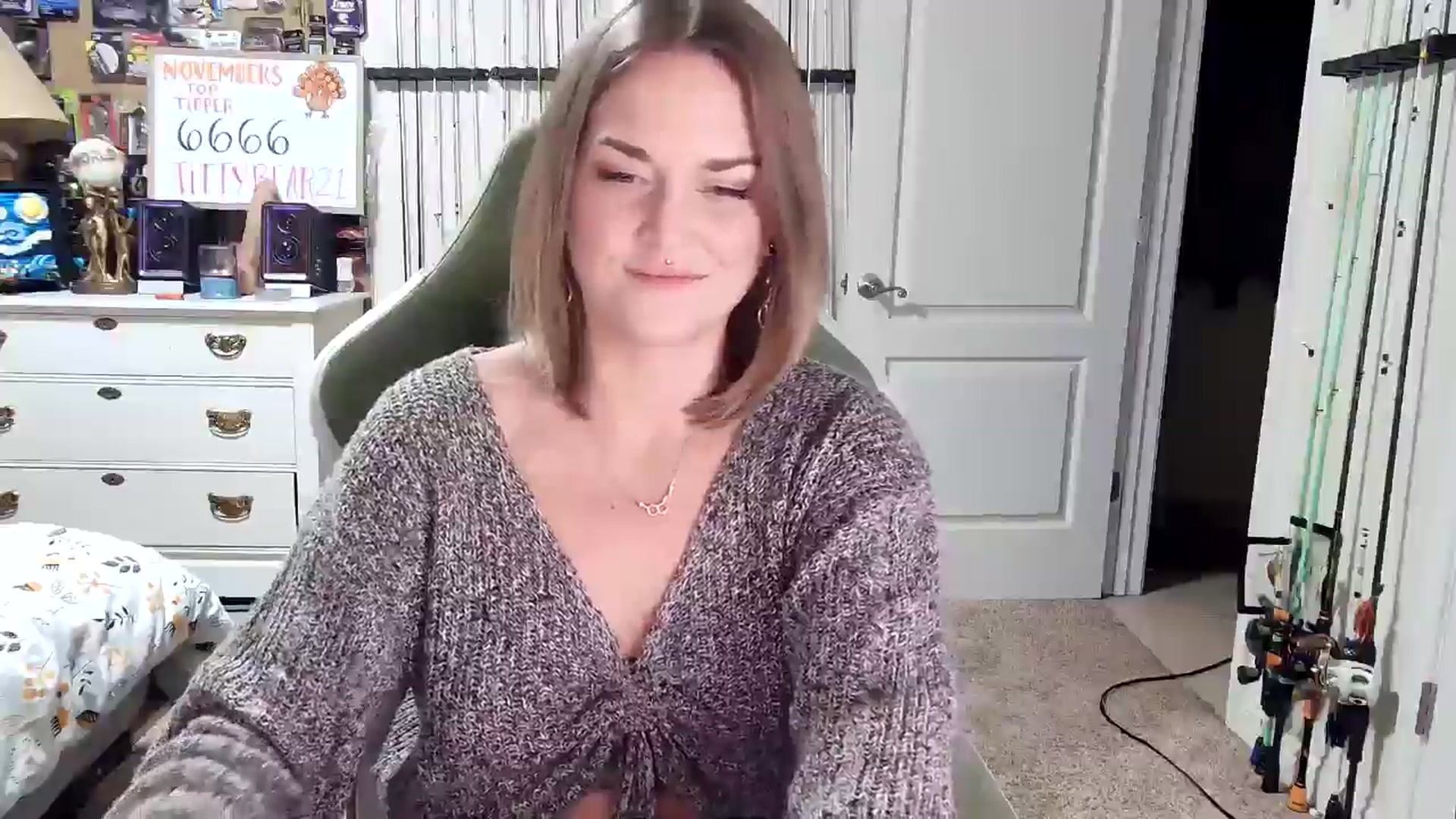 Gallery image thumbnail from Rose_Kitten's myfreecams stream on, 11/30/2024, 04:05 image 6 of 20