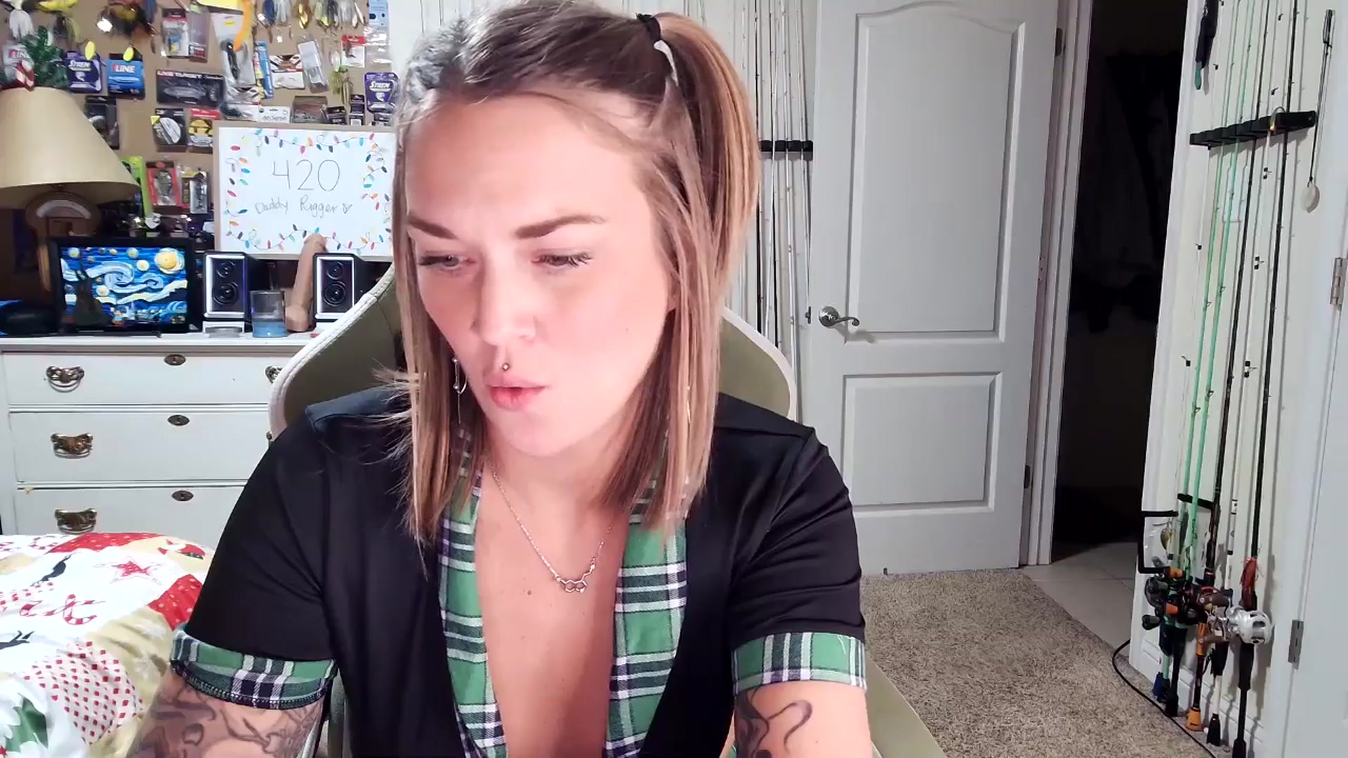 Gallery image thumbnail from Rose_Kitten's myfreecams stream on, 12/05/2024, 04:09 image 15 of 20