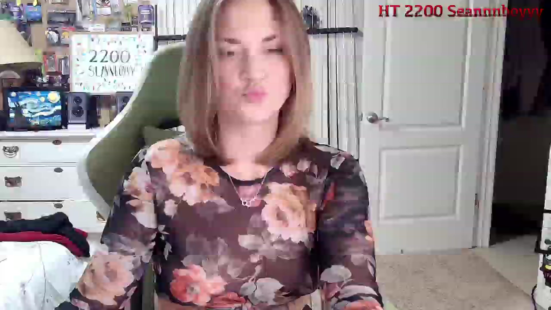 Gallery image thumbnail from Rose_Kitten's myfreecams stream on, 12/27/2024, 01:02 image 16 of 20