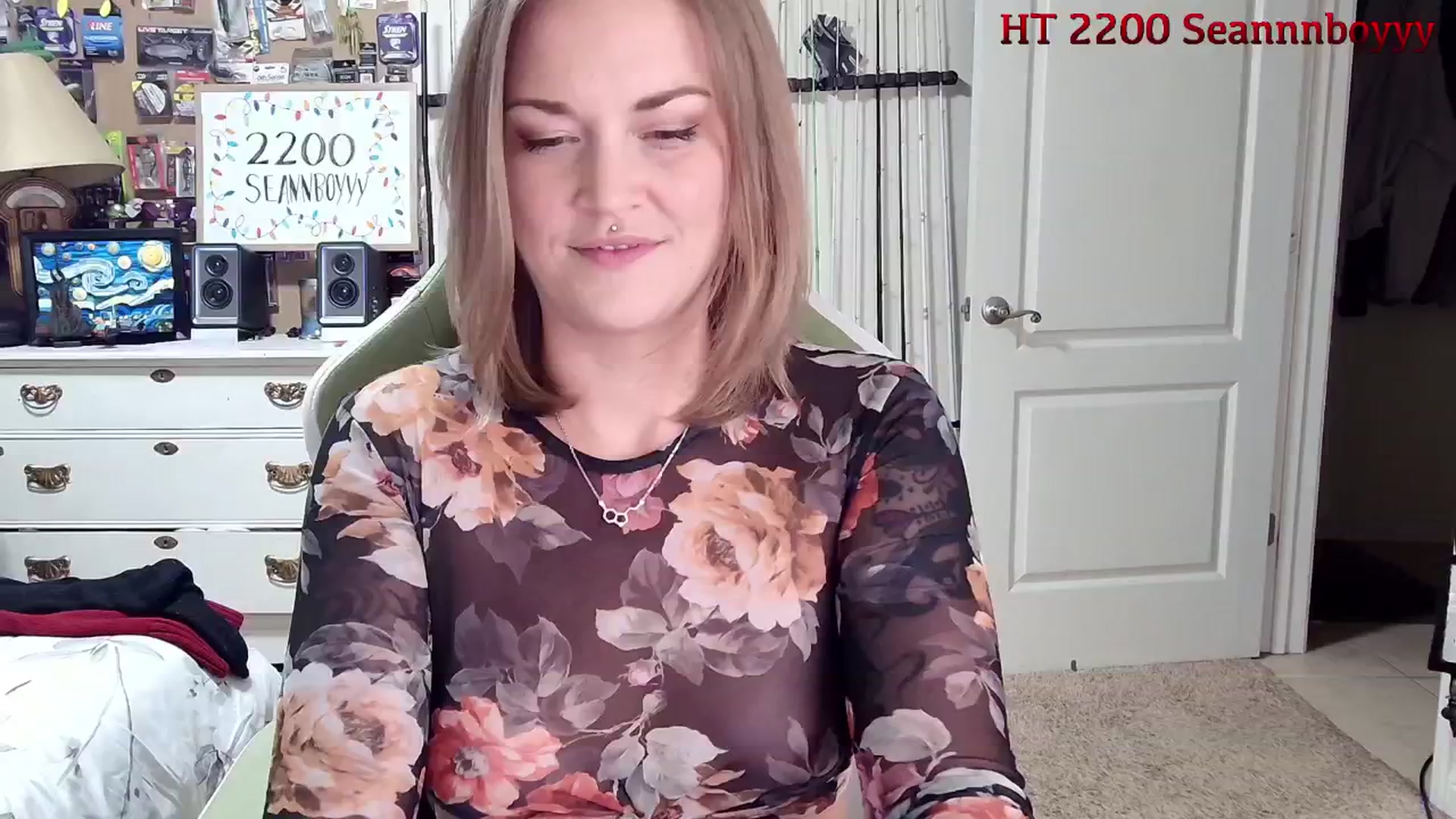 Gallery image thumbnail from Rose_Kitten's myfreecams stream on, 12/27/2024, 01:37 image 4 of 20