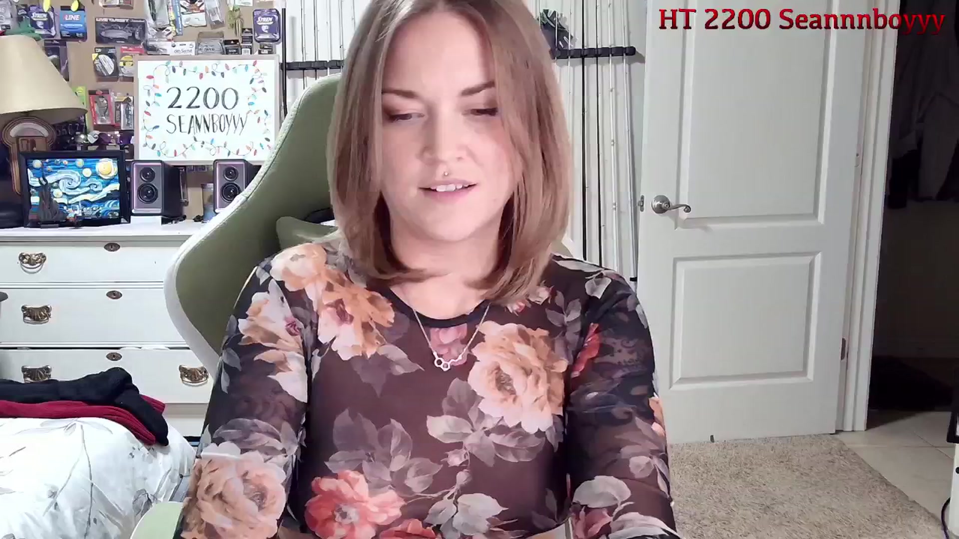 Gallery image thumbnail from Rose_Kitten's myfreecams stream on, 12/27/2024, 01:37 image 10 of 20