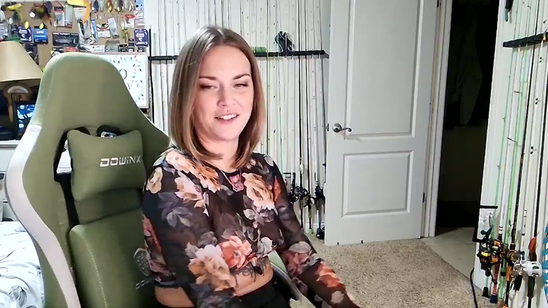 Gallery image thumbnail from Rose_Kitten's myfreecams stream on, 12/27/2024, 04:45 image 17 of 20