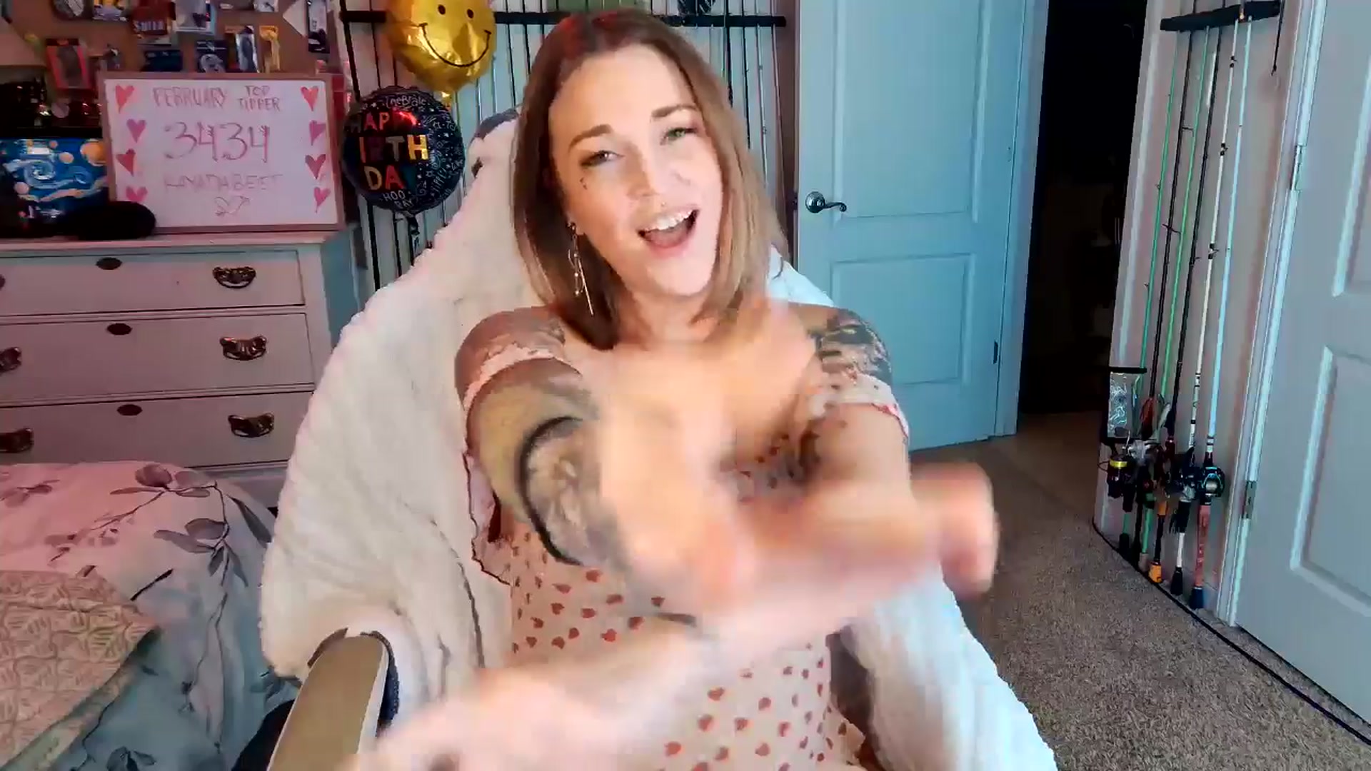 Gallery image thumbnail from Rose_Kitten's myfreecams stream on, 02/15/2025, 05:06 image 18 of 20
