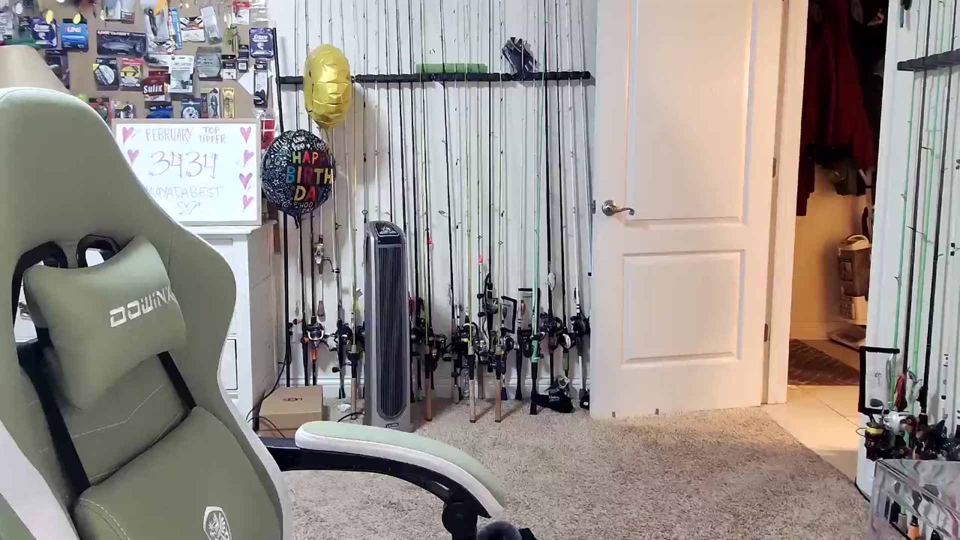 Gallery image thumbnail from Rose_Kitten's myfreecams stream on, 02/18/2025, 02:56 image 14 of 20