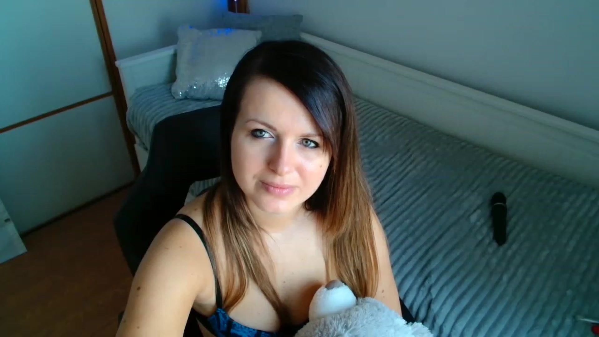 Gallery image thumbnail from Rose_More's myfreecams stream on, 02/05/2023, 10:43 image 5 of 20