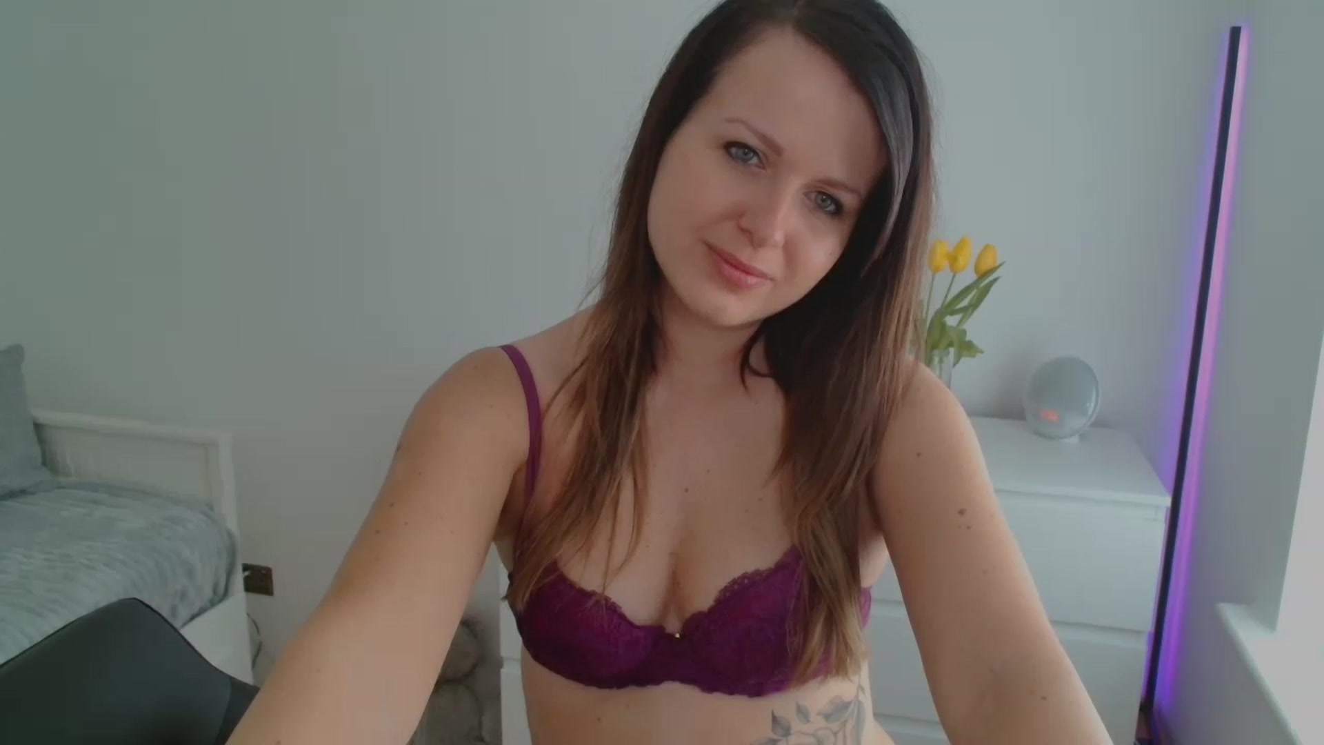 Gallery image thumbnail from Rose_Mx's myfreecams stream on, 04/16/2023, 11:09 image 16 of 20