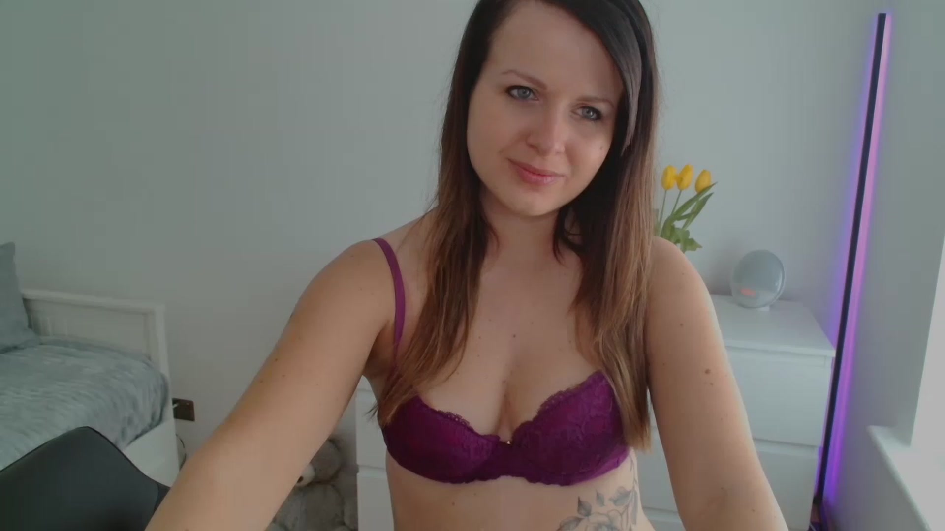 Gallery image thumbnail from Rose_Mx's myfreecams stream on, 04/16/2023, 11:09 image 6 of 20