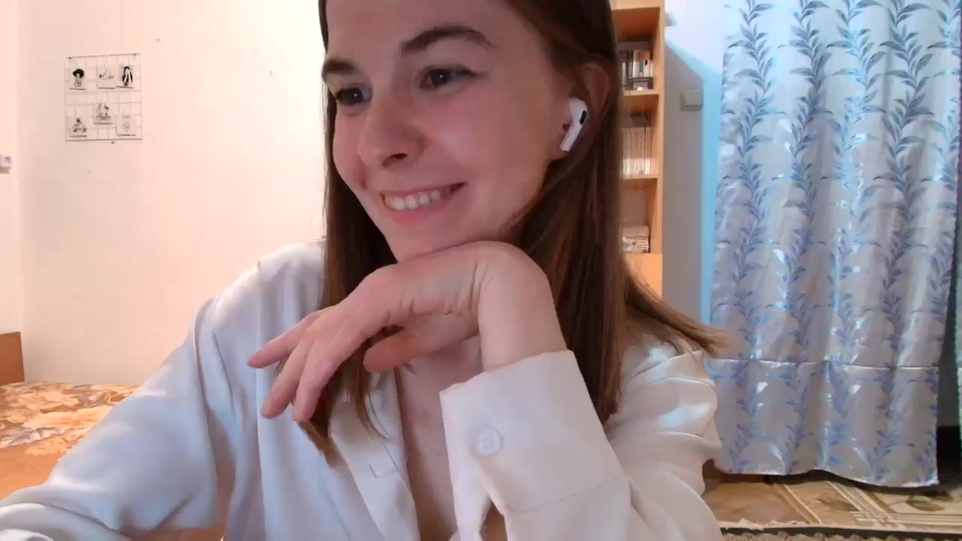 Gallery image thumbnail from Rose_Poetry's myfreecams stream on, 04/29/2025, 18:25 image 6 of 20
