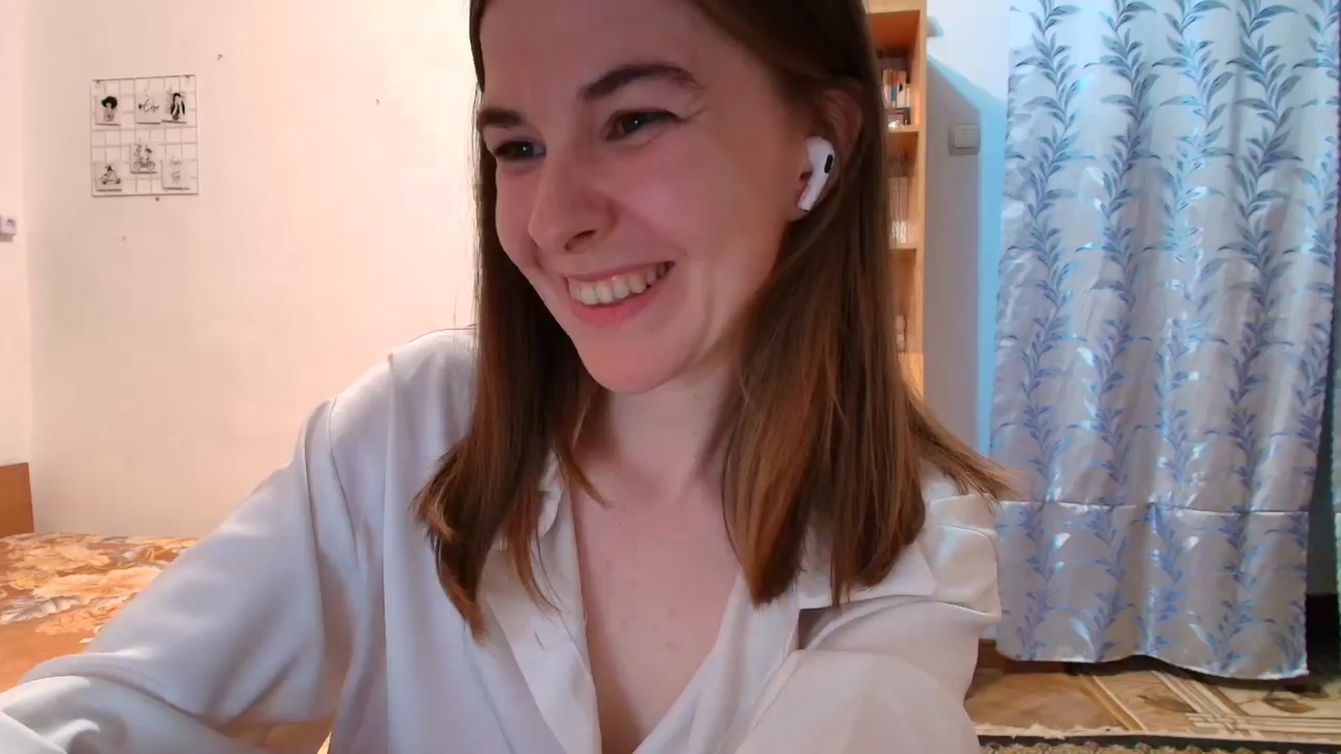 Gallery image thumbnail from Rose_Poetry's myfreecams stream on, 04/29/2025, 18:25 image 7 of 20