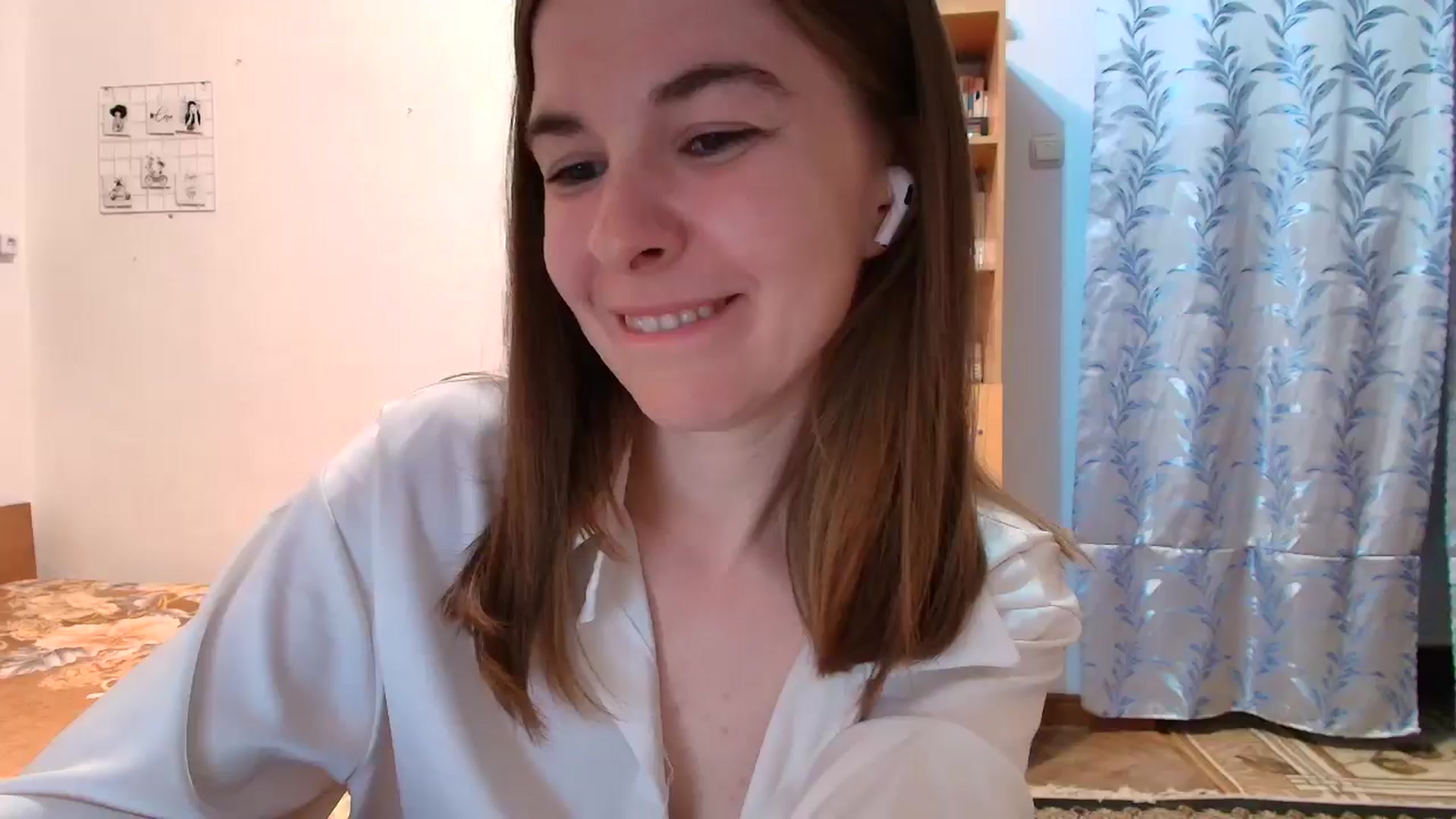 Gallery image thumbnail from Rose_Poetry's myfreecams stream on, 04/29/2025, 18:25 image 9 of 20