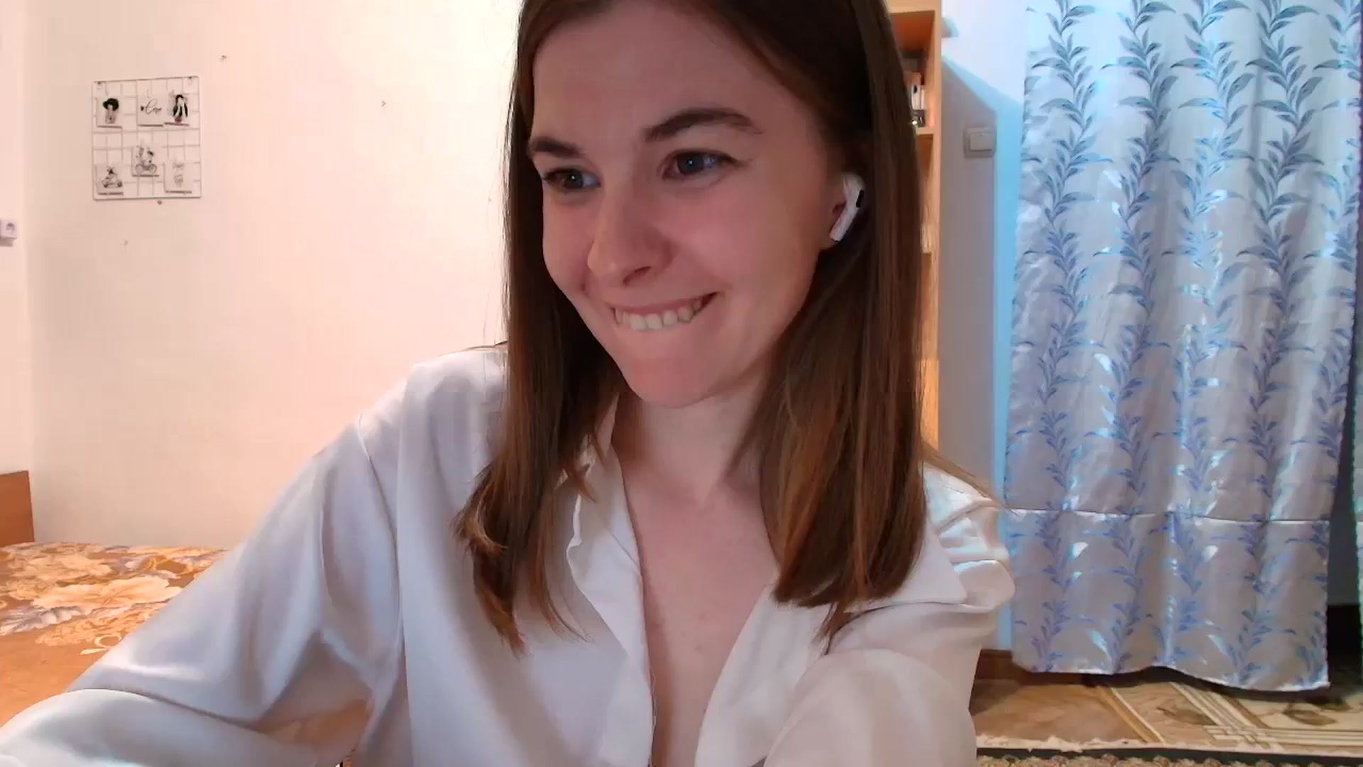 Gallery image thumbnail from Rose_Poetry's myfreecams stream on, 04/29/2025, 18:25 image 10 of 20