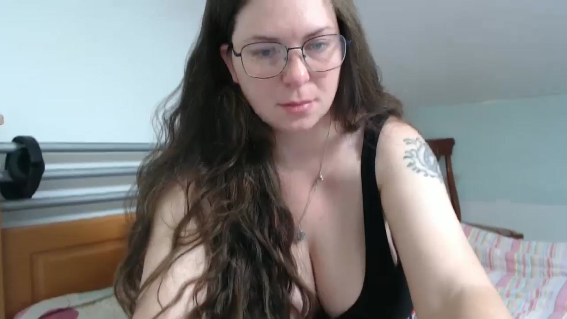 Gallery image thumbnail from Rose_Wild's myfreecams stream on, 09/12/2025, 13:00 image 16 of 20