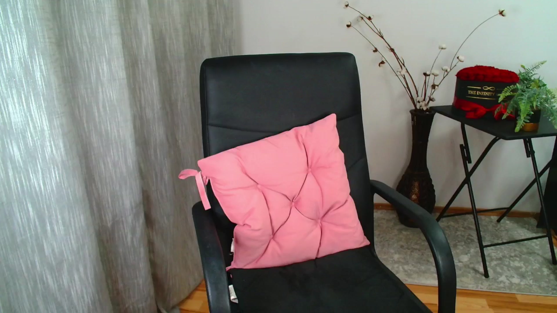 Gallery image thumbnail from Rose__Heart's myfreecams stream on, 09/12/2024, 21:56 image 18 of 20