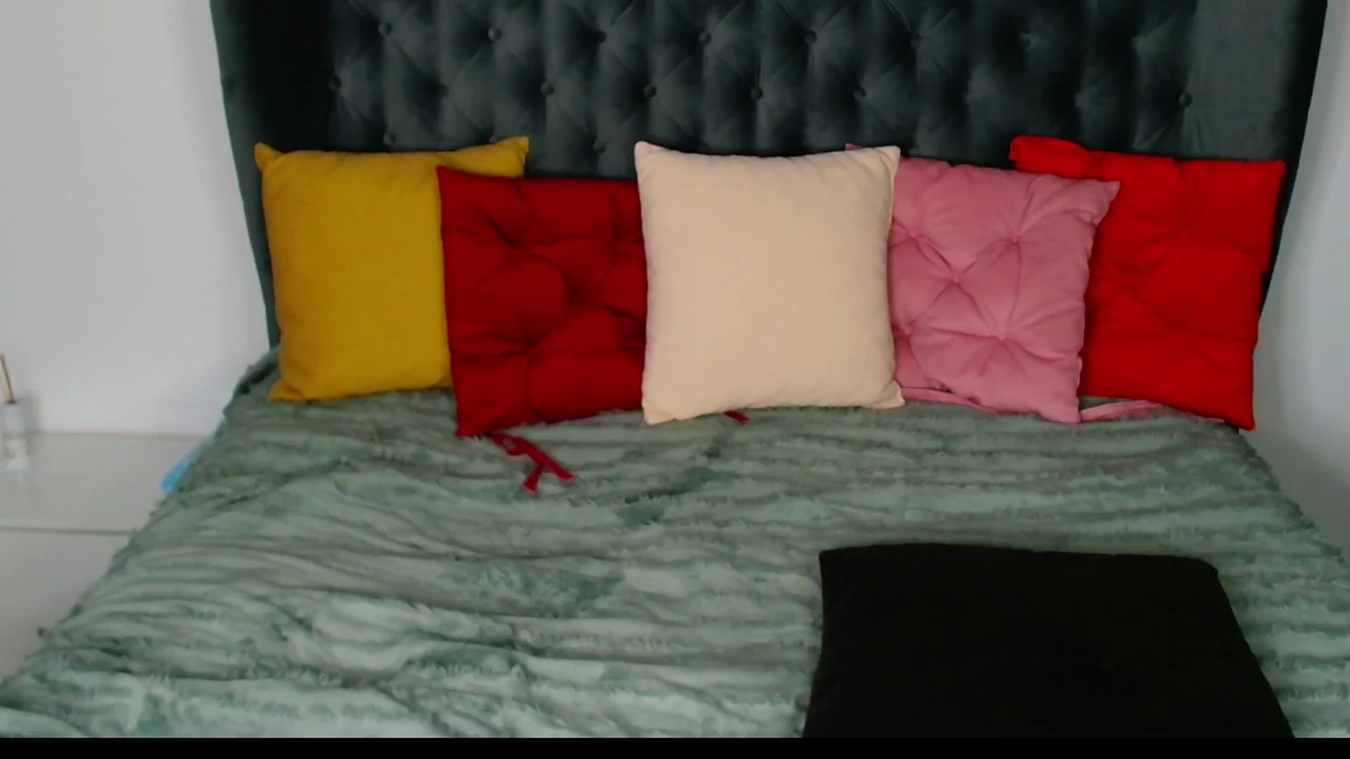 Gallery image thumbnail from Rose__Heart's myfreecams stream on, 10/17/2024, 21:50 image 8 of 20