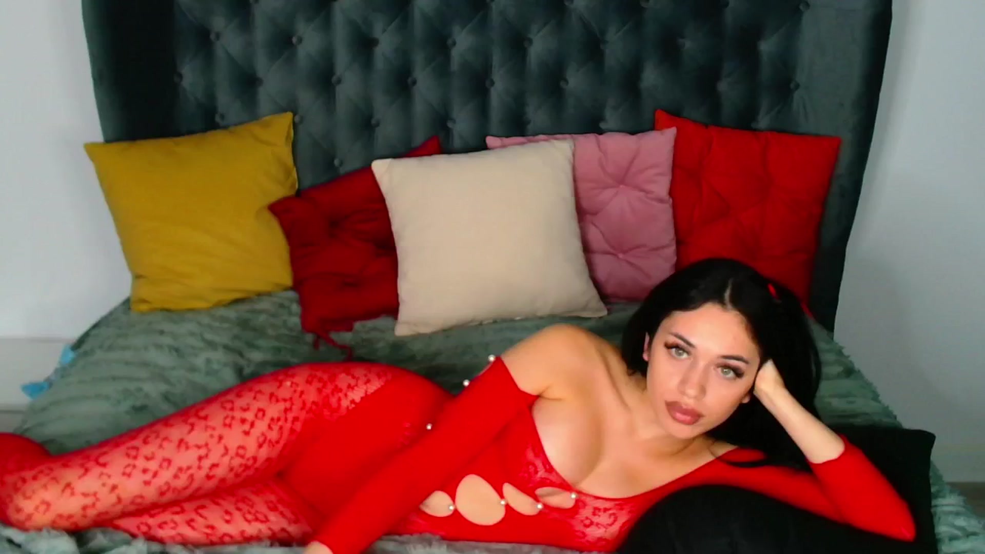 Gallery image thumbnail from Rose__Heart's myfreecams stream on, 10/18/2024, 23:15 image 5 of 20