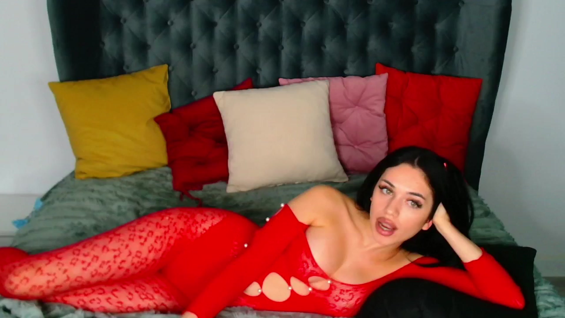 Gallery image thumbnail from Rose__Heart's myfreecams stream on, 10/18/2024, 23:15 image 4 of 20