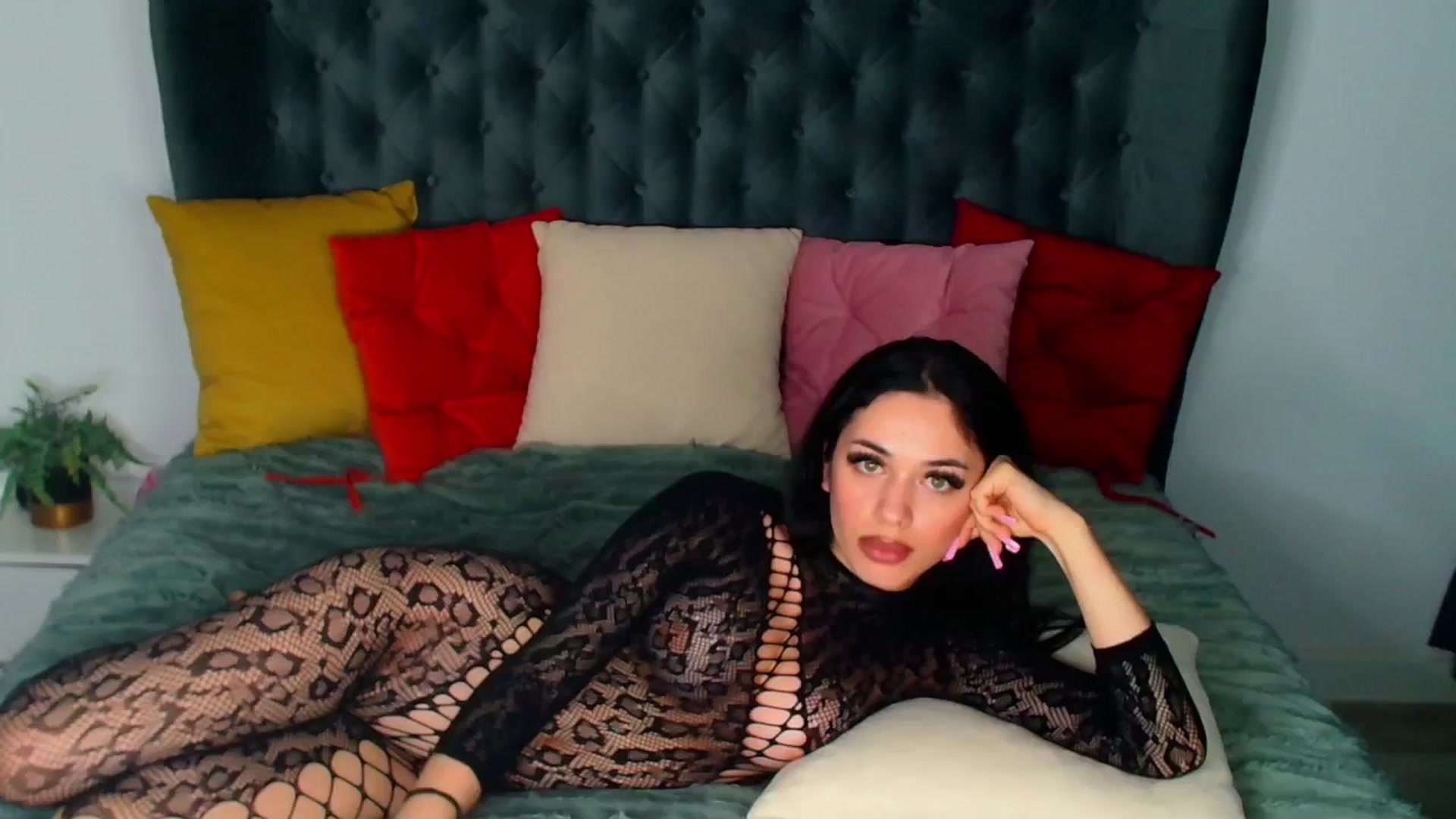 Gallery image thumbnail from Rose__Heart's myfreecams stream on, 11/19/2024, 22:40 image 9 of 20