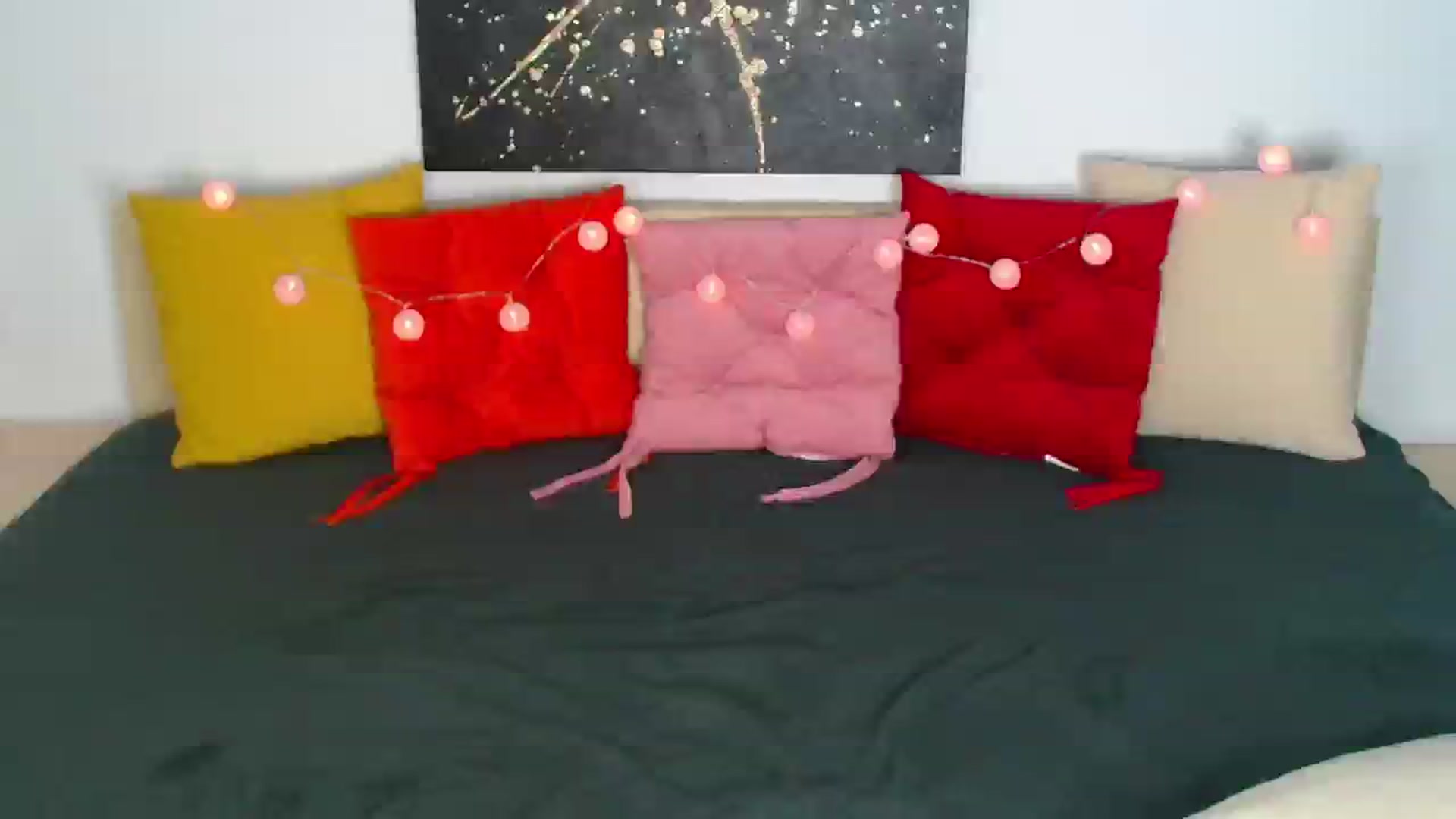 Gallery image thumbnail from Rose__Heart's myfreecams stream on, 06/03/2025, 24:19 image 10 of 20
