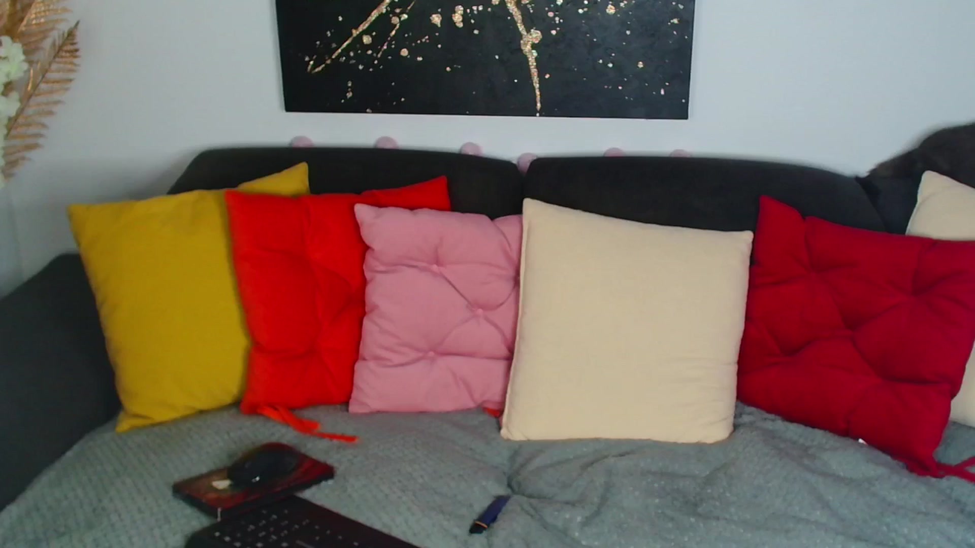 Gallery image thumbnail from Rose__Heart's myfreecams stream on, 07/04/2025, 22:10 image 14 of 20