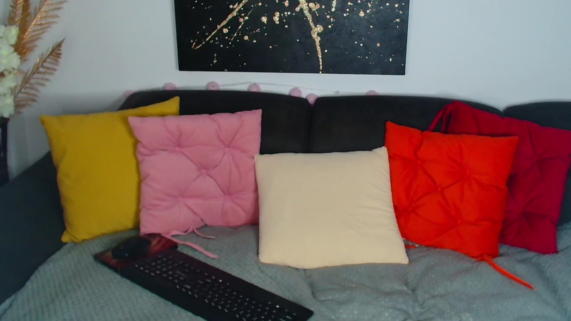 Gallery image thumbnail from Rose__Heart's myfreecams stream on, 08/21/2025, 22:05 image 10 of 20