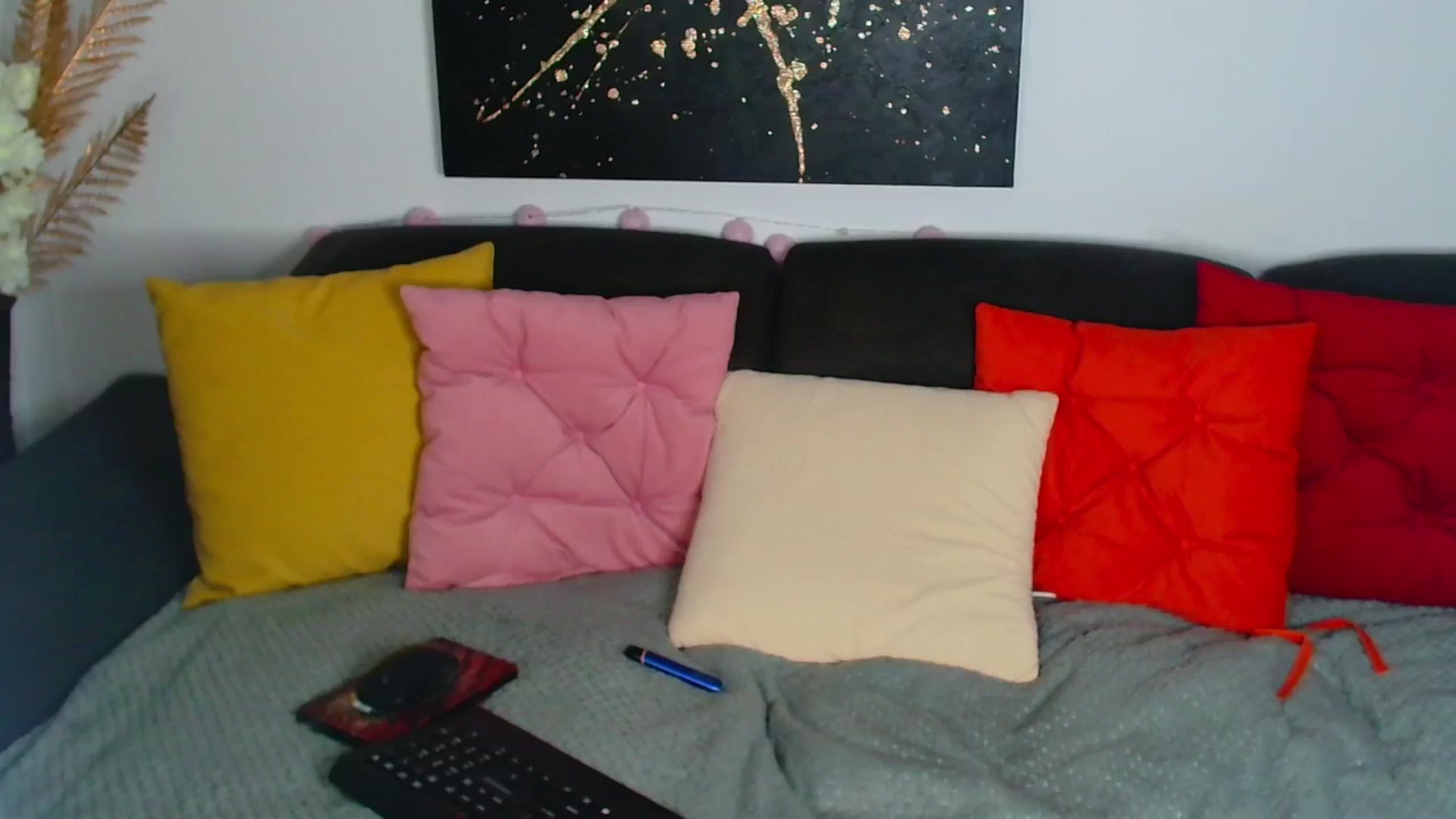 Gallery image thumbnail from Rose__Heart's myfreecams stream on, 08/22/2025, 22:58 image 18 of 20