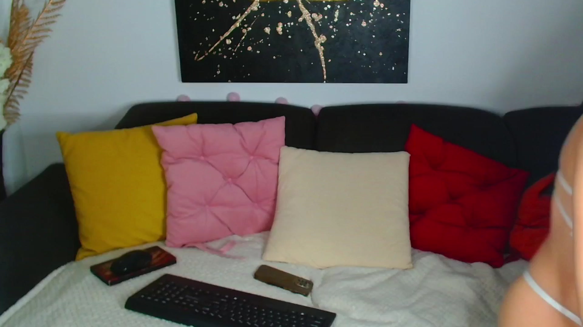 Gallery image thumbnail from Rose__Heart's myfreecams stream on, 10/03/2025, 21:42 image 15 of 20