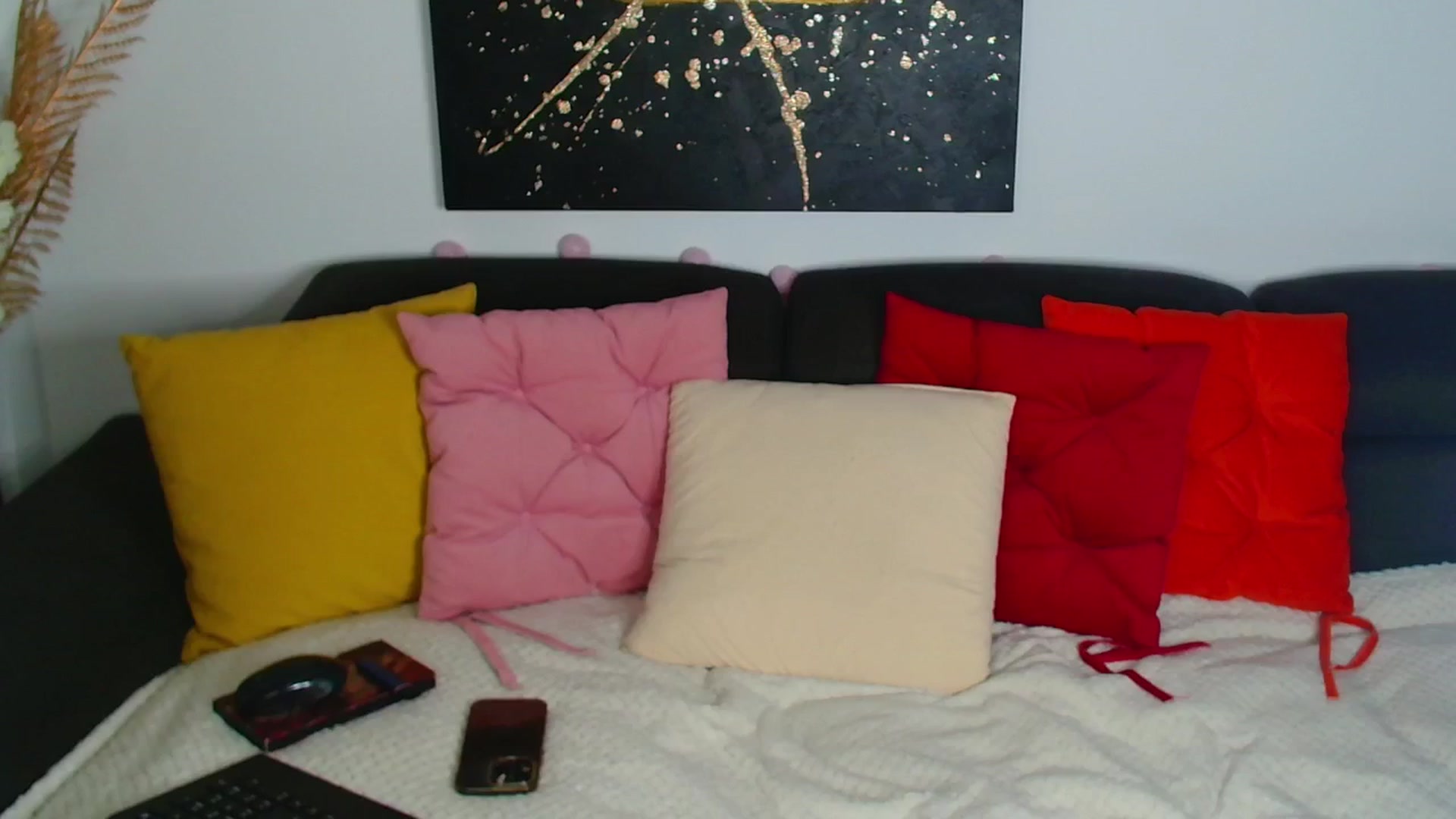 Gallery image thumbnail from Rose__Heart's myfreecams stream on, 10/04/2025, 21:40 image 2 of 20