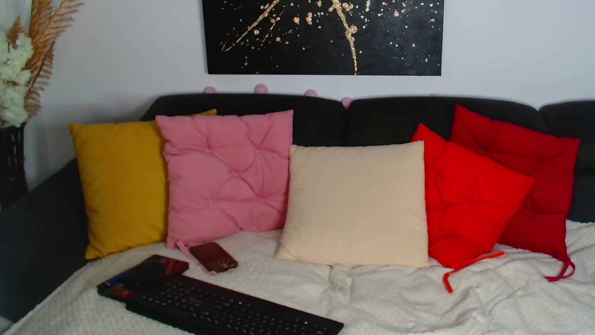 Gallery image thumbnail from Rose__Heart's myfreecams stream on, 10/07/2025, 24:28 image 2 of 20