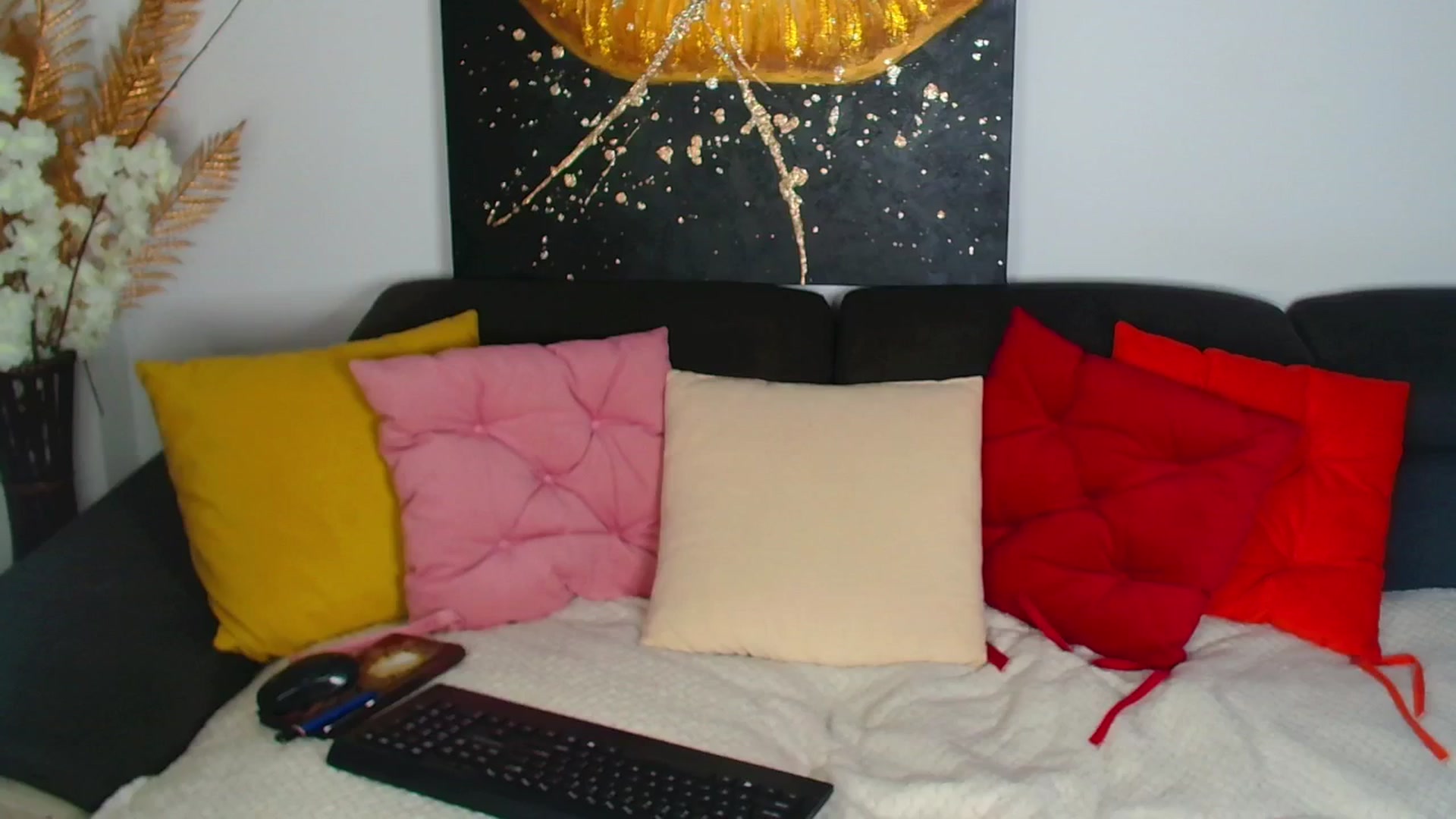Gallery image thumbnail from Rose__Heart's myfreecams stream on, 12/18/2025, 23:06 image 16 of 20