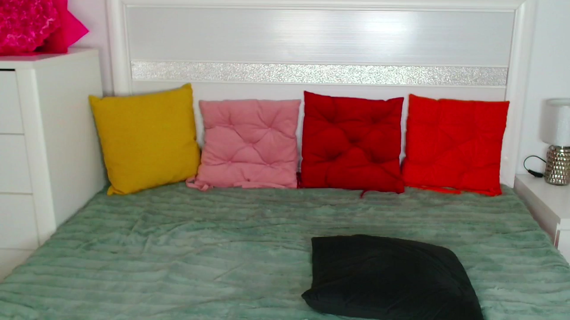 Gallery image thumbnail from Rose__Heart's myfreecams stream on, 04/22/2026, 21:47 image 14 of 20