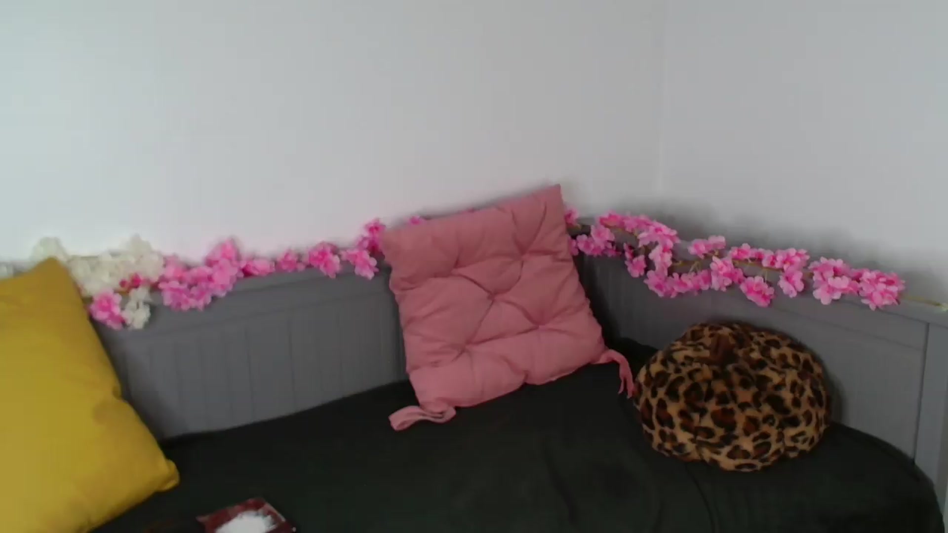 Gallery image thumbnail from Rose__Heart's myfreecams stream on, 09/11/2026, 21:46 image 3 of 20
