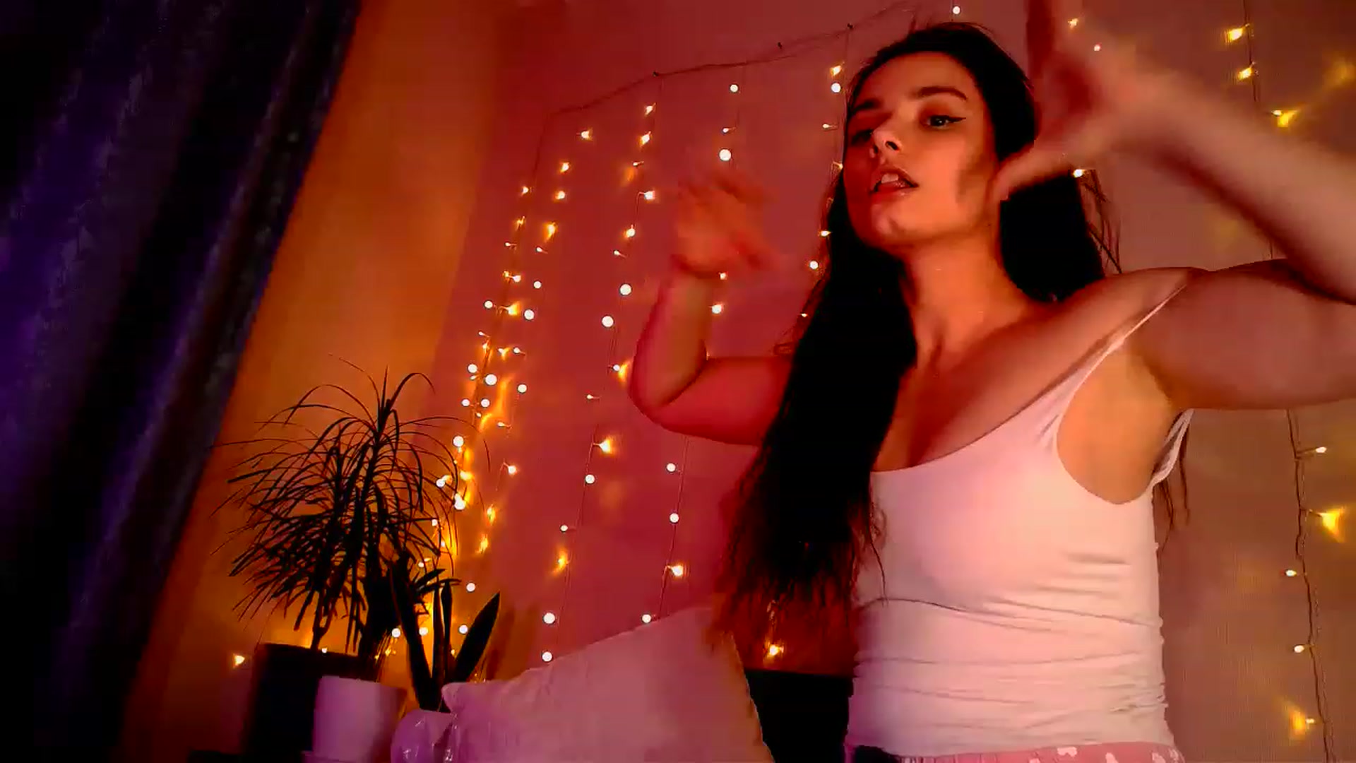 Gallery image thumbnail from Rose_n_Kiss's myfreecams stream on, 02/23/2023, 01:14 image 7 of 20