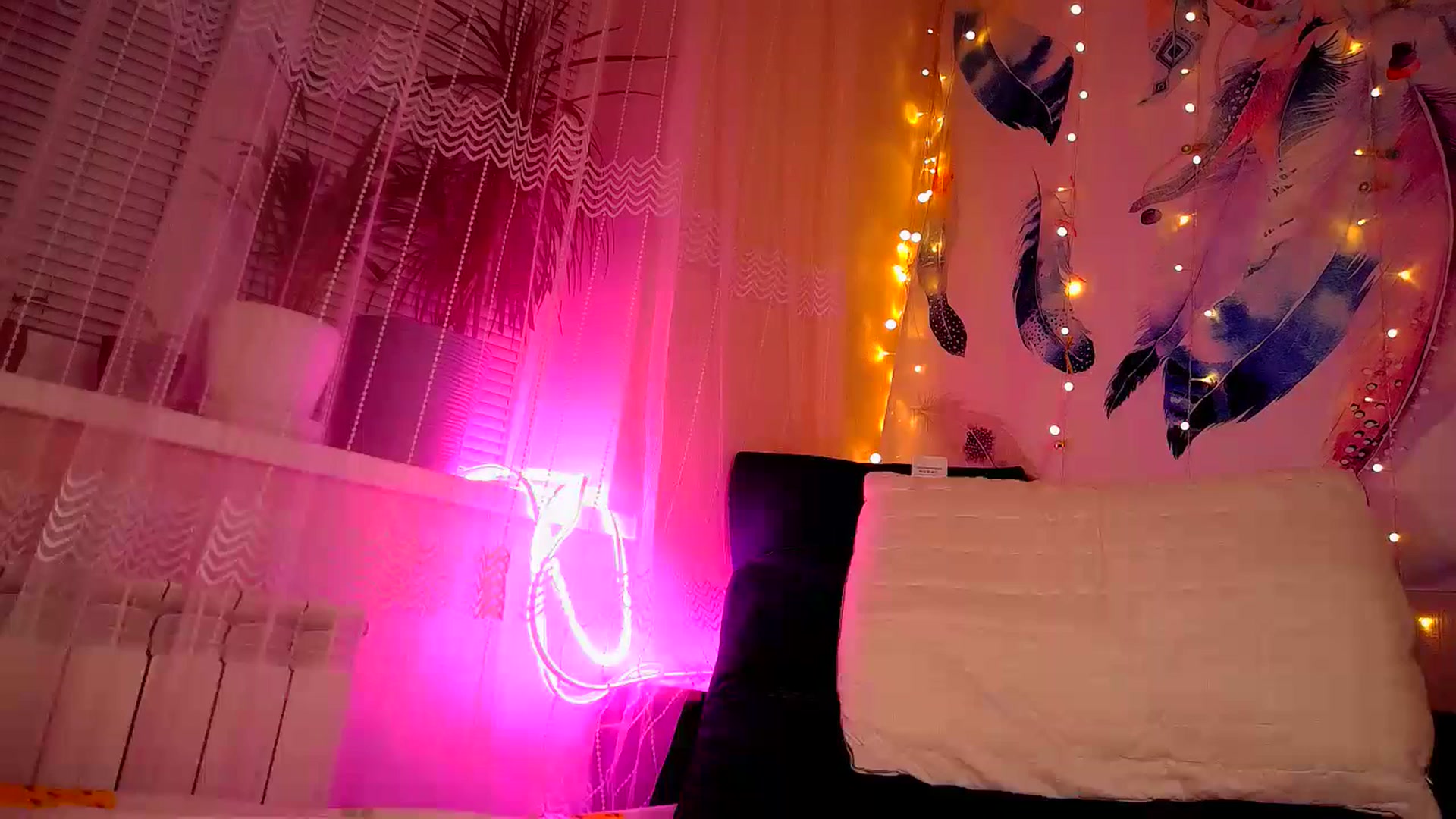 Gallery image thumbnail from Rose_n_Kiss's myfreecams stream on, 07/21/2023, 02:16 image 13 of 20