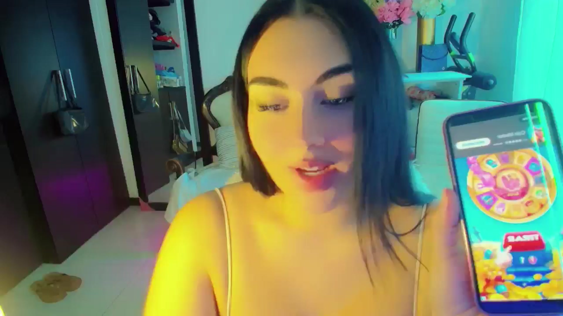 Gallery image thumbnail from RoseeYoung's myfreecams stream on, 09/13/2024, 16:41 image 6 of 20