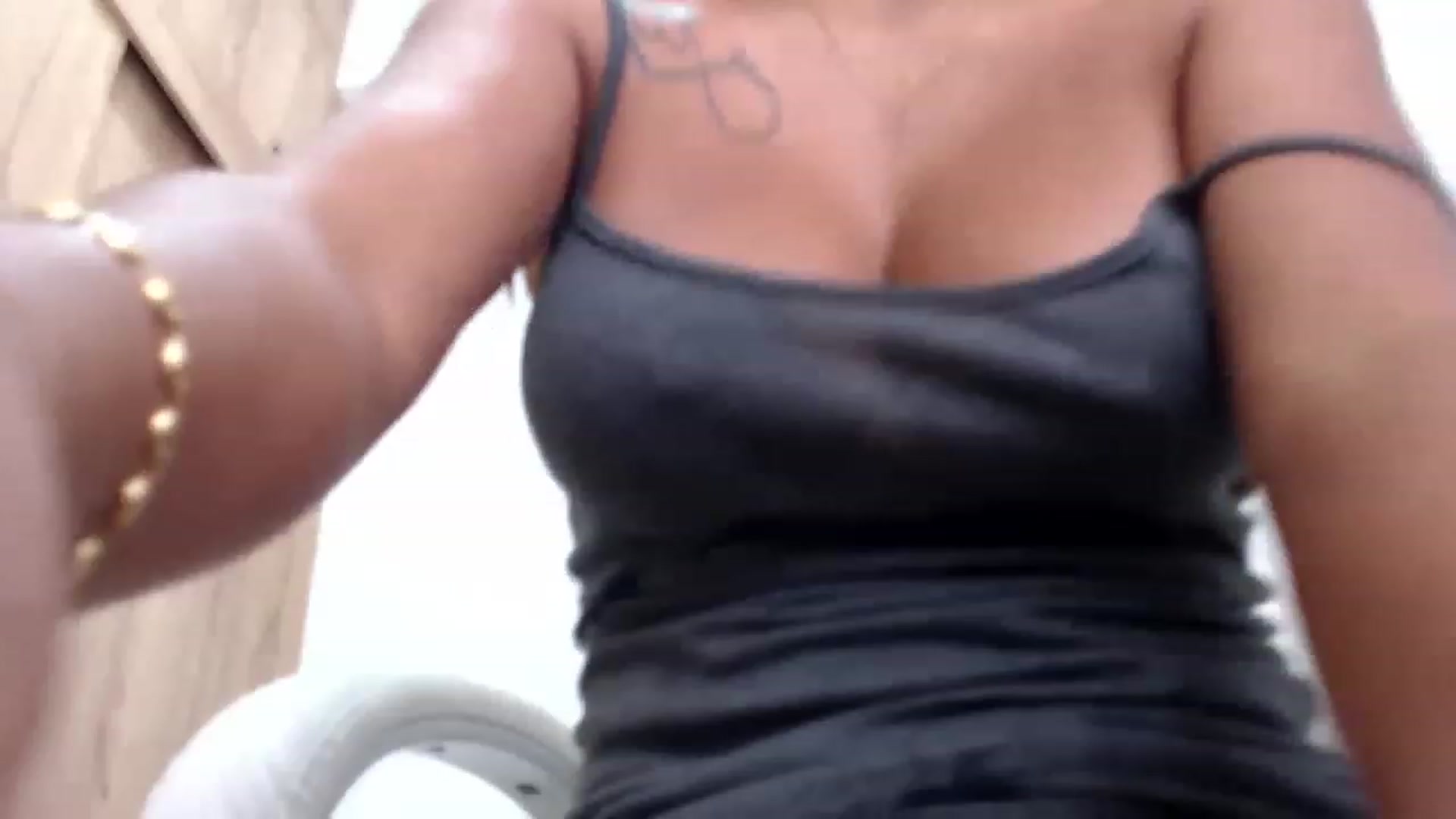 Gallery image thumbnail from Rosee_'s myfreecams stream on, 11/28/2022, 01:25 image 10 of 20