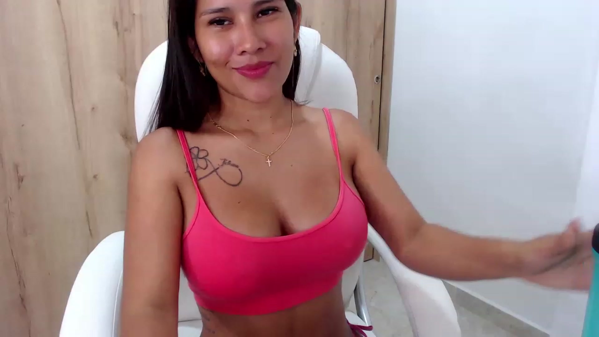 Gallery image thumbnail from Rosee_'s myfreecams stream on, 02/05/2023, 10:39 image 17 of 20