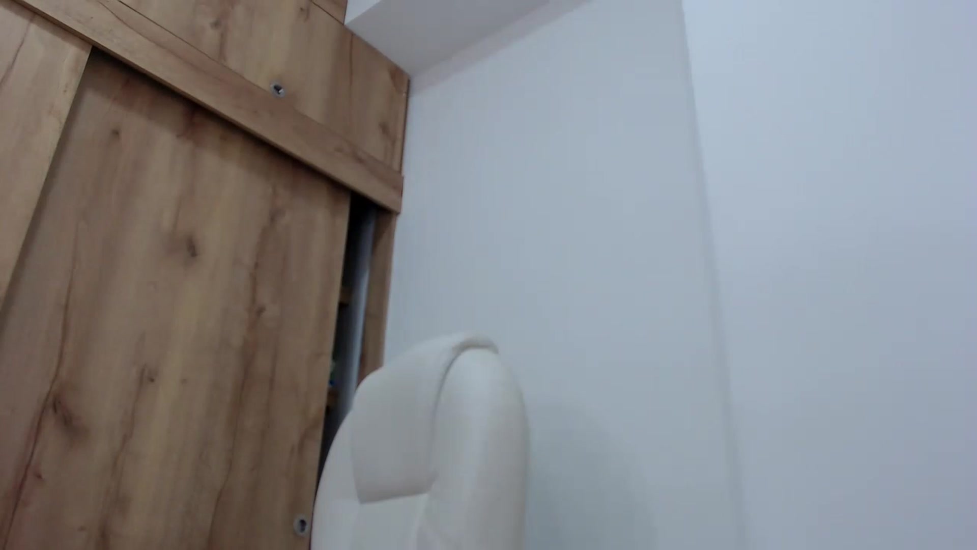 Gallery image thumbnail from Rosee_'s myfreecams stream on, 02/16/2023, 10:15 image 18 of 20
