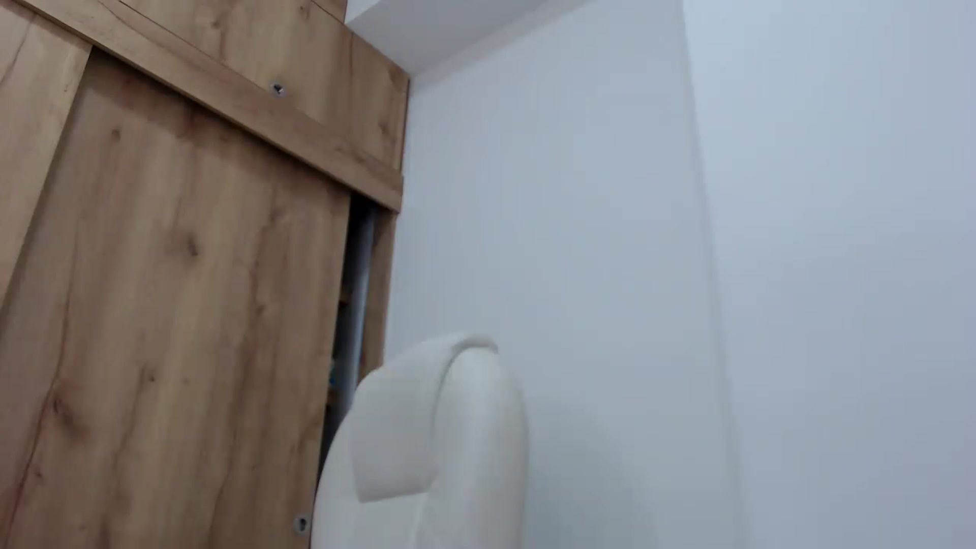 Gallery image thumbnail from Rosee_'s myfreecams stream on, 02/16/2023, 10:15 image 15 of 20