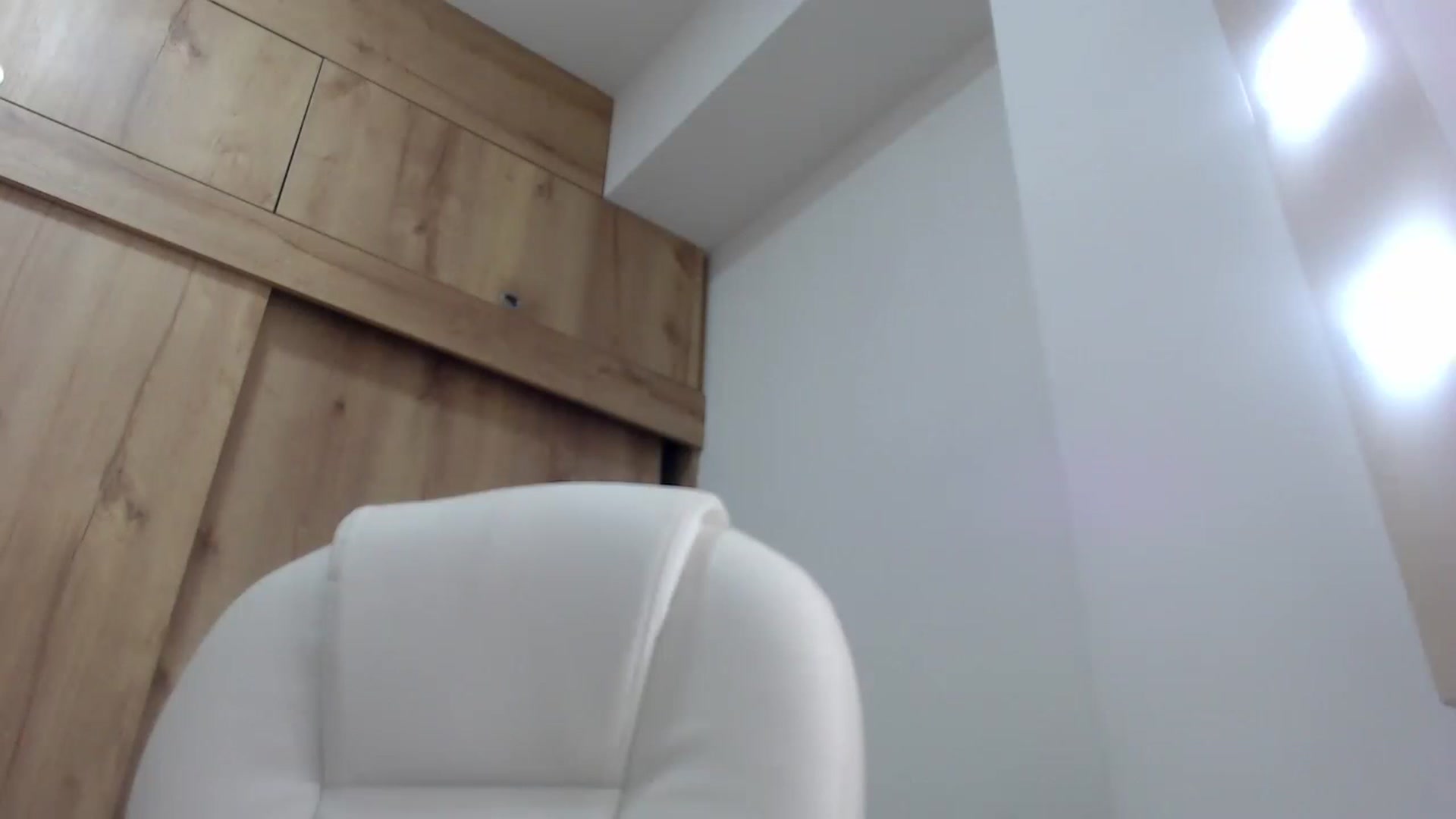 Gallery image thumbnail from Rosee_'s myfreecams stream on, 04/17/2023, 11:16 image 4 of 20