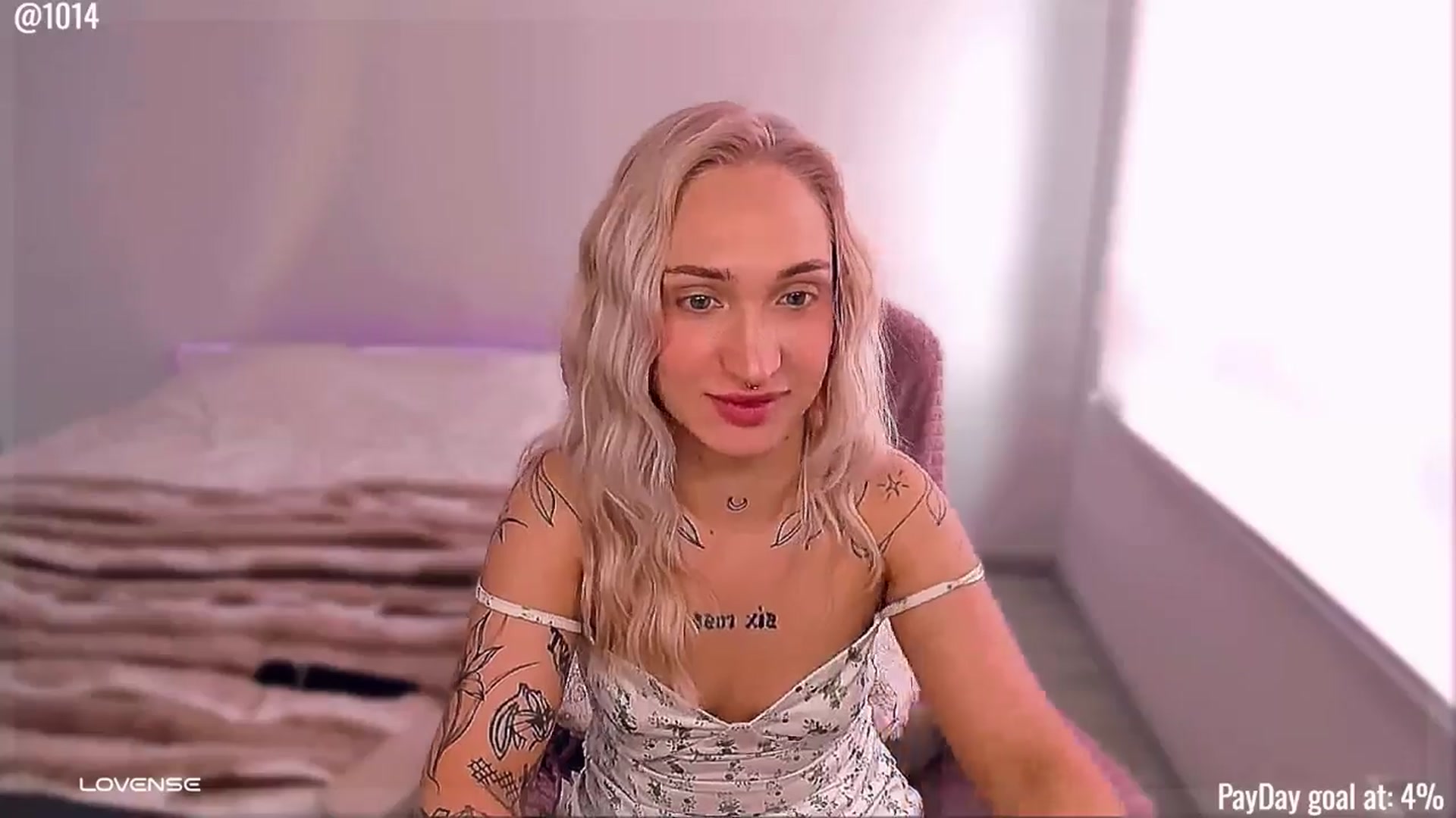 Gallery image thumbnail from Roselyn_'s myfreecams stream on, 04/21/2026, 06:46 image 17 of 20
