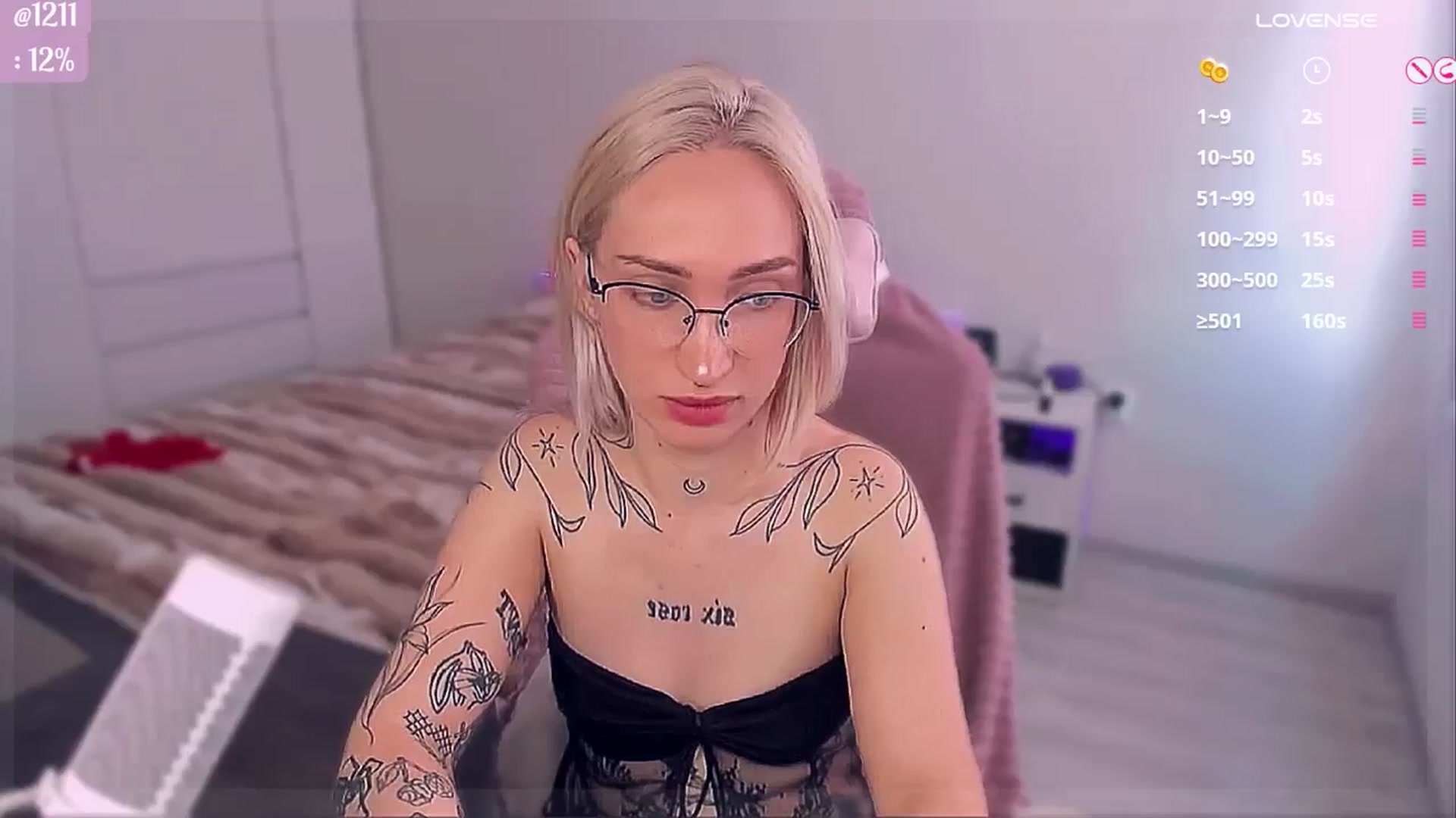 Gallery image thumbnail from Roselyn_'s myfreecams stream on, 04/30/2026, 08:44 image 10 of 20