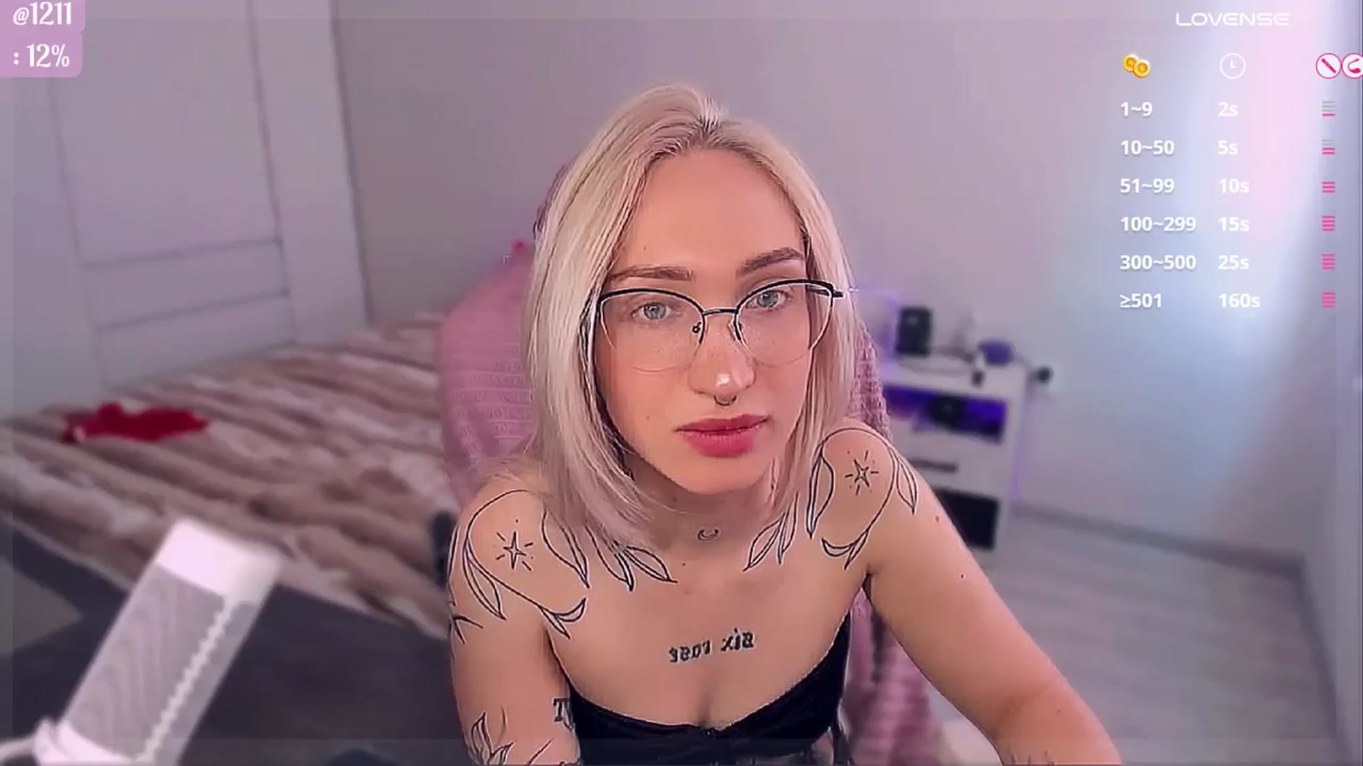 Gallery image thumbnail from Roselyn_'s myfreecams stream on, 04/30/2026, 08:44 image 8 of 20