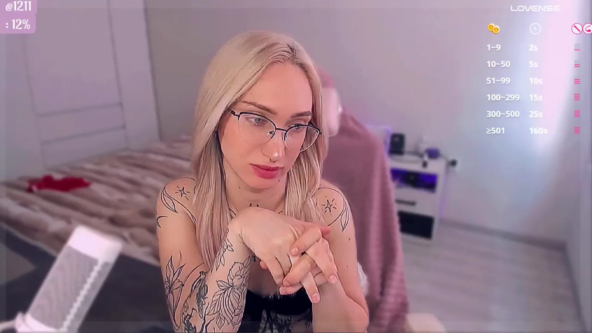Gallery image thumbnail from Roselyn_'s myfreecams stream on, 04/30/2026, 08:44 image 1 of 20
