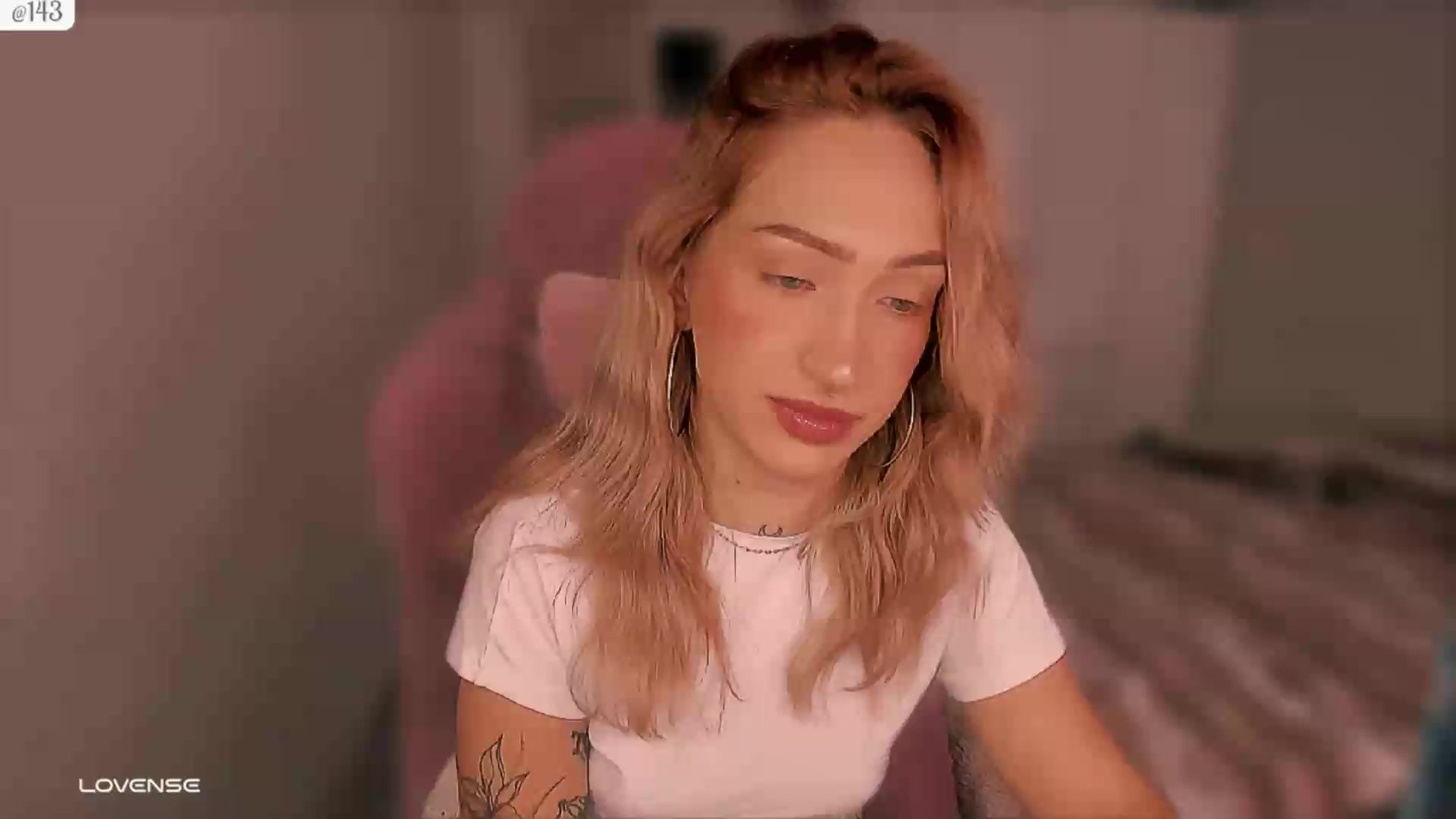 Gallery image thumbnail from Roselyn_'s myfreecams stream on, 09/07/2026, 01:55 image 5 of 20