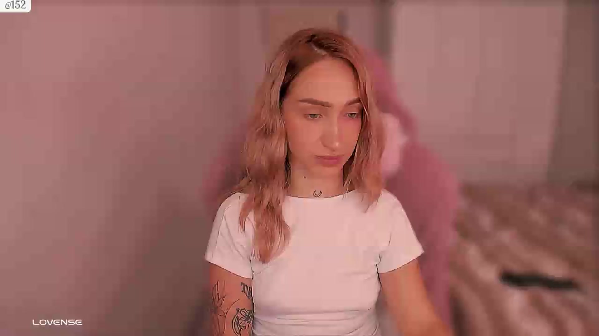 Gallery image thumbnail from Roselyn_'s myfreecams stream on, 09/07/2026, 08:19 image 17 of 20