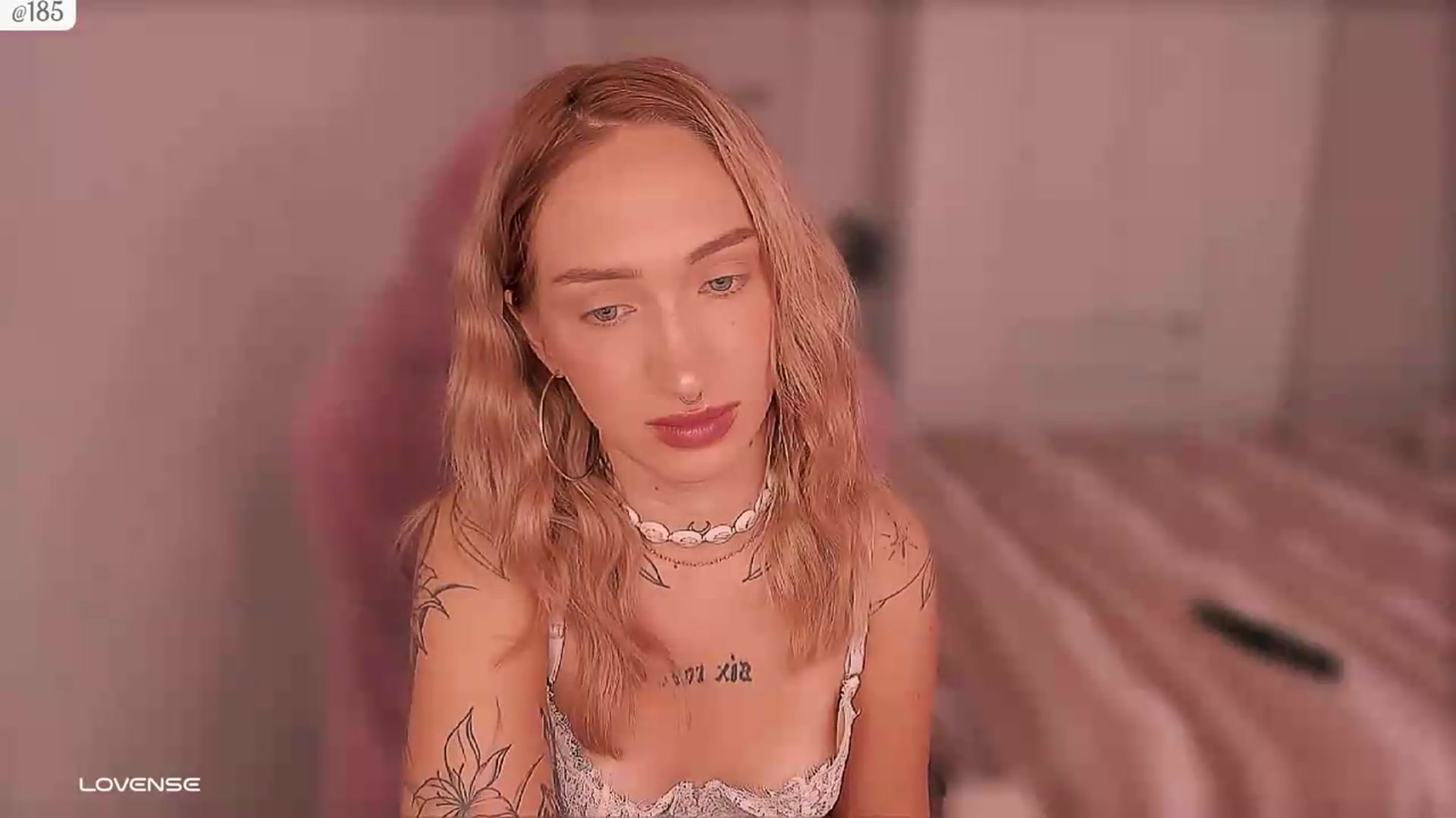Gallery image thumbnail from Roselyn_'s myfreecams stream on, 09/08/2026, 06:32 image 10 of 20
