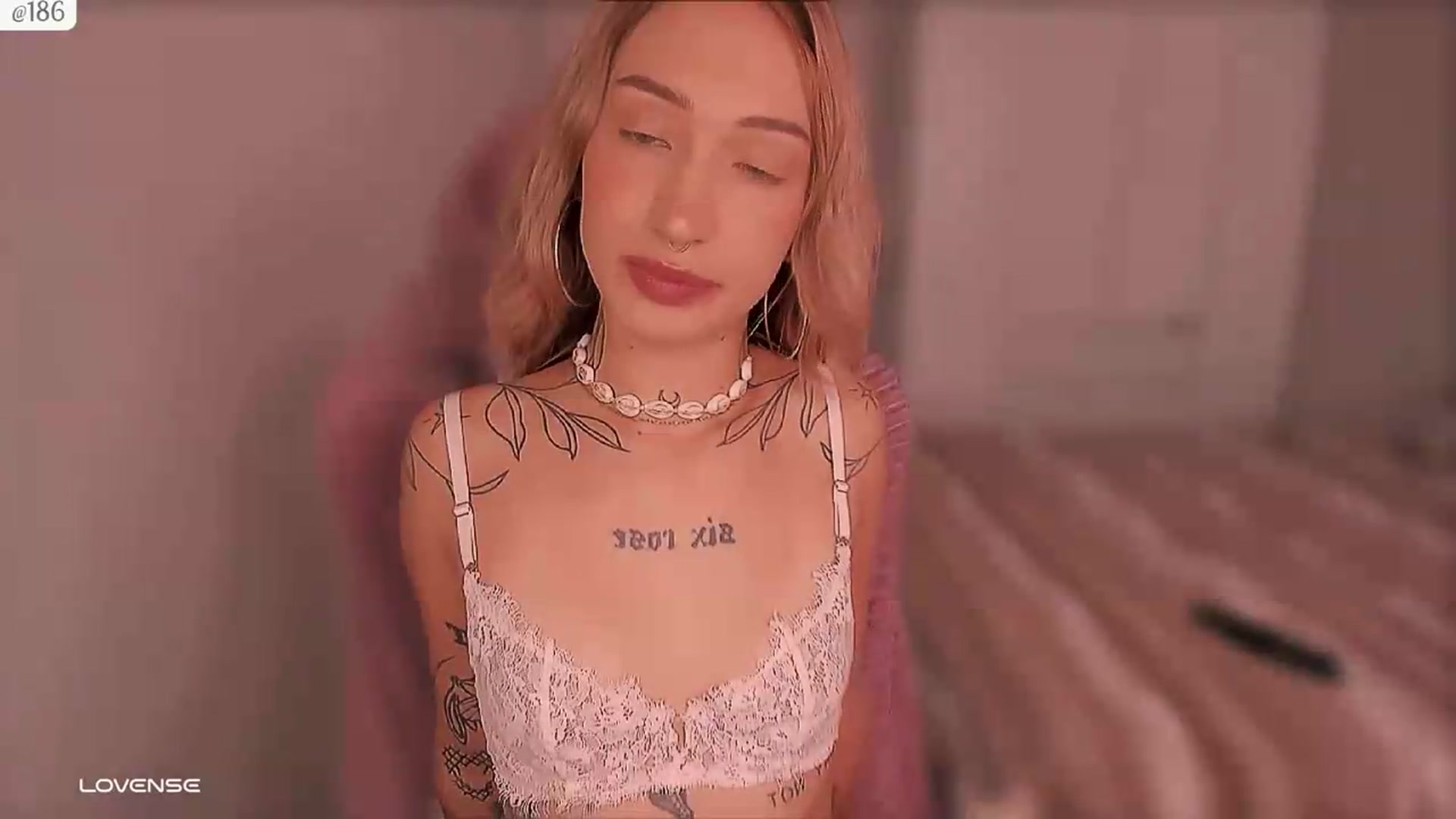 Gallery image thumbnail from Roselyn_'s myfreecams stream on, 09/08/2026, 06:32 image 19 of 20
