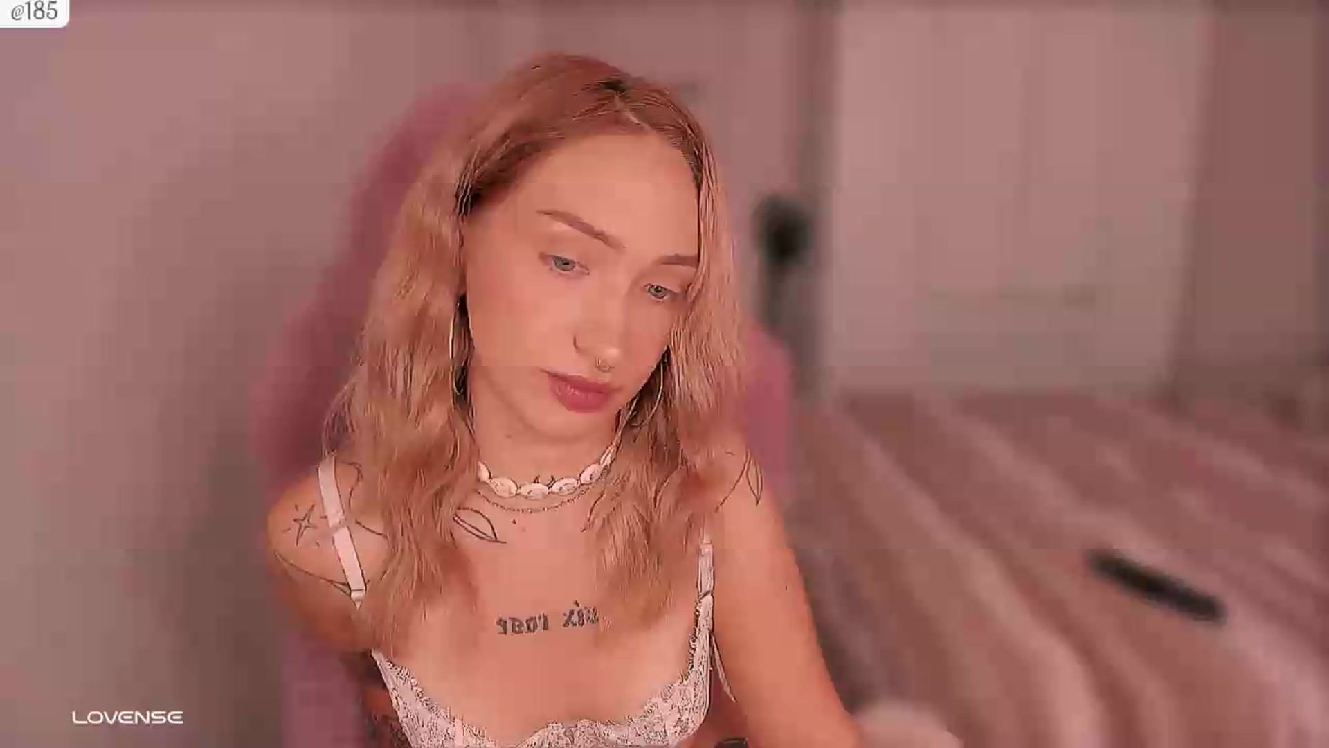 Gallery image thumbnail from Roselyn_'s myfreecams stream on, 09/08/2026, 06:32 image 14 of 20