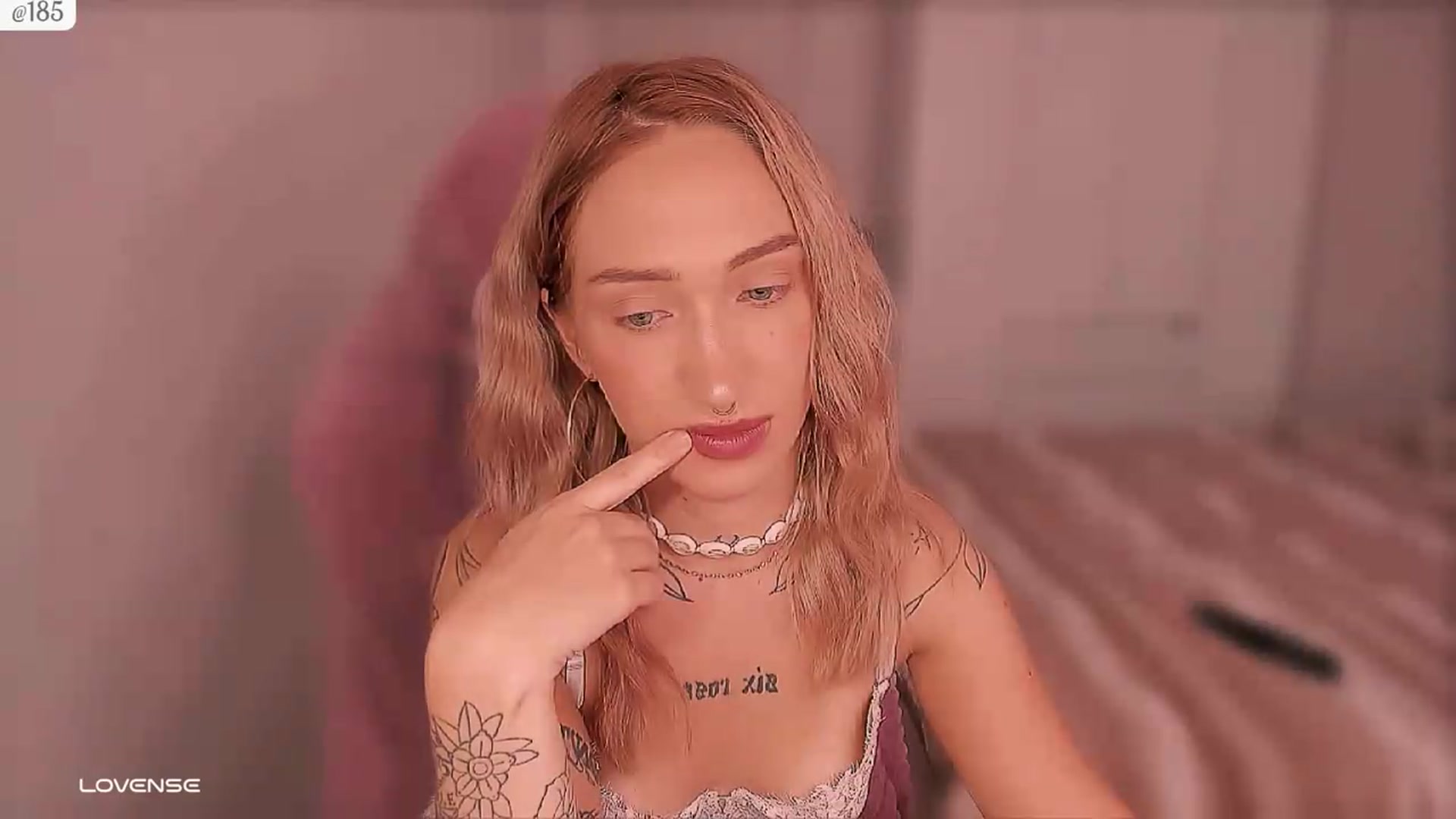 Gallery image thumbnail from Roselyn_'s myfreecams stream on, 09/08/2026, 06:32 image 11 of 20